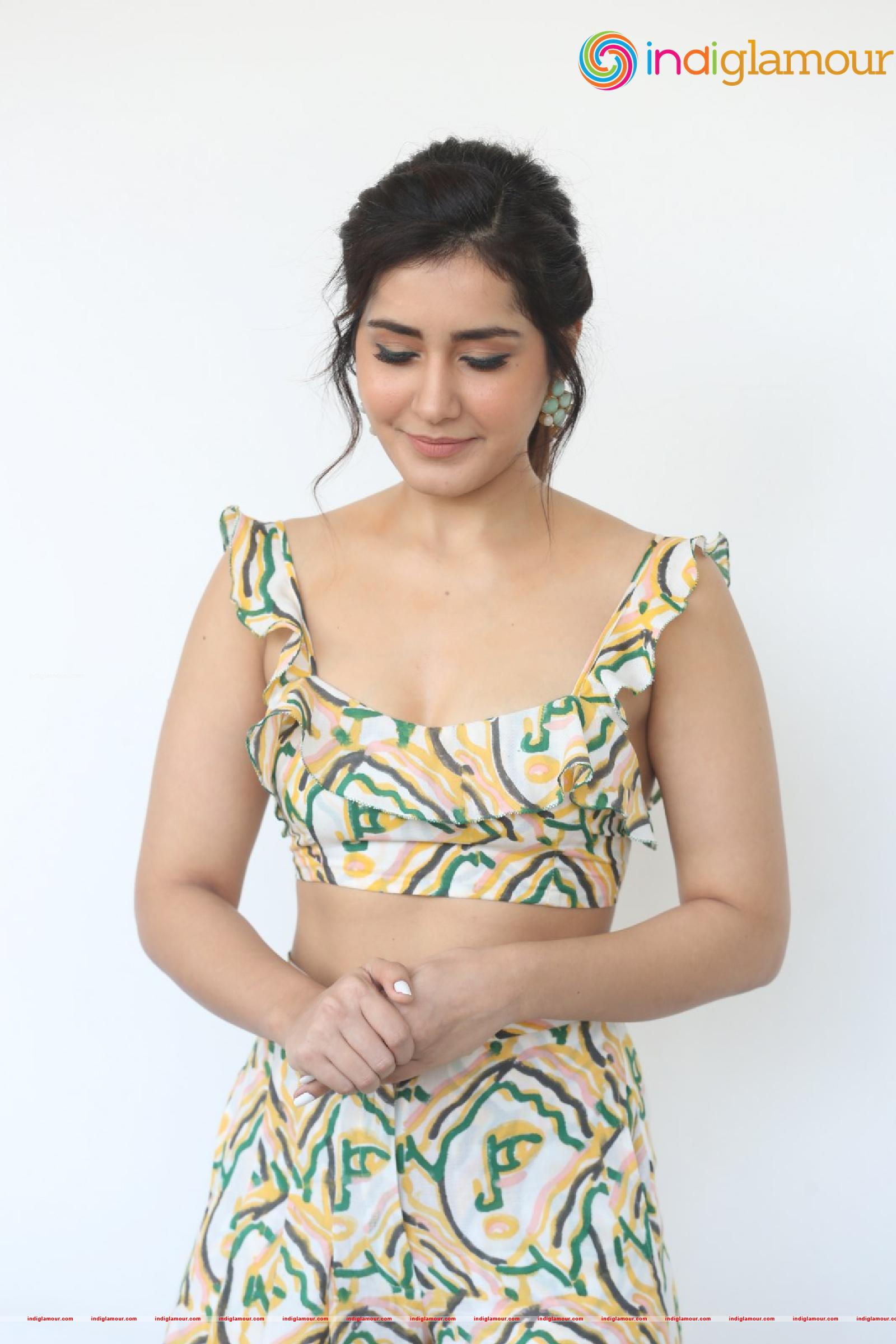 Raashi Khanna Actress hd photo