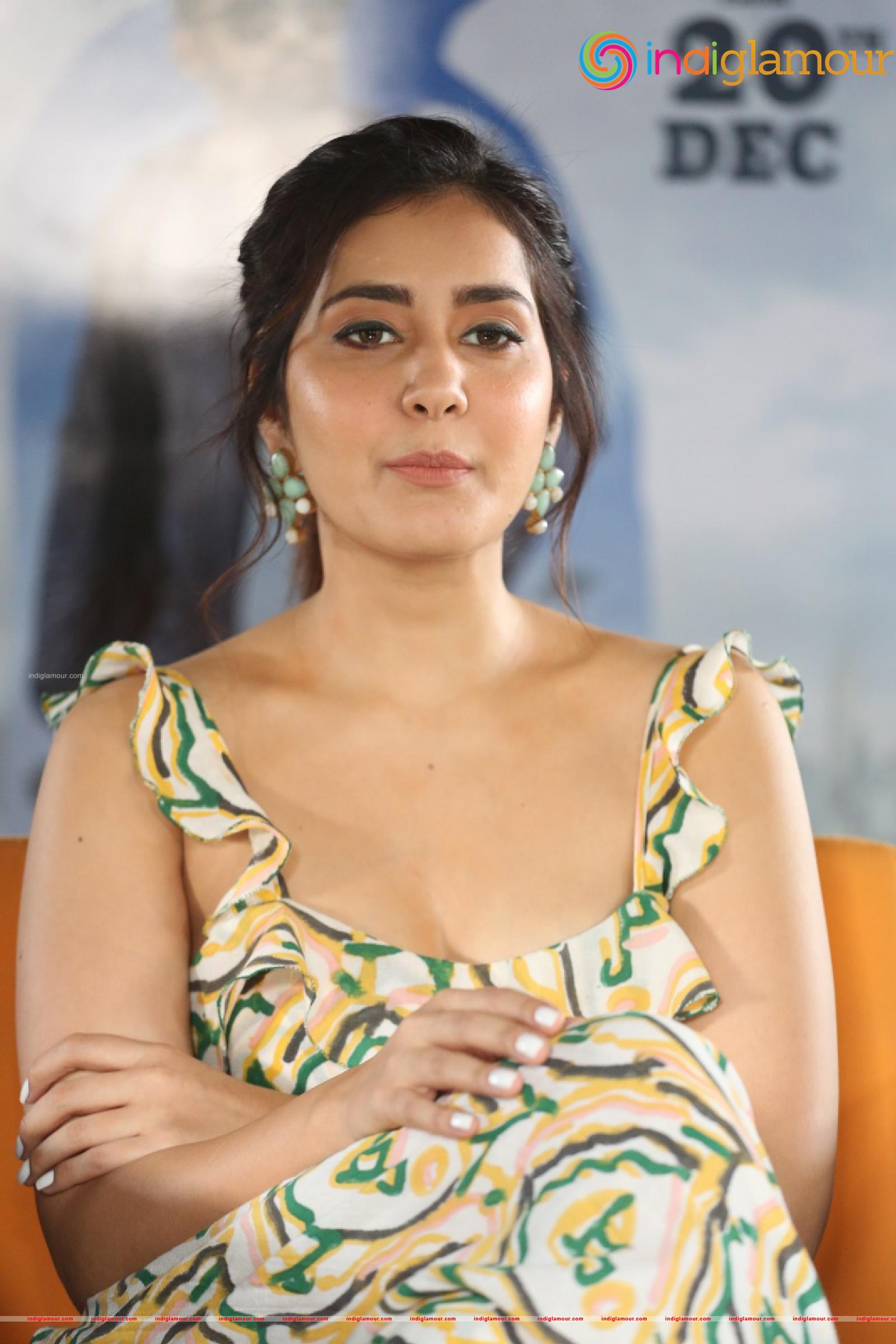 Raashi Khanna Actress hd photo