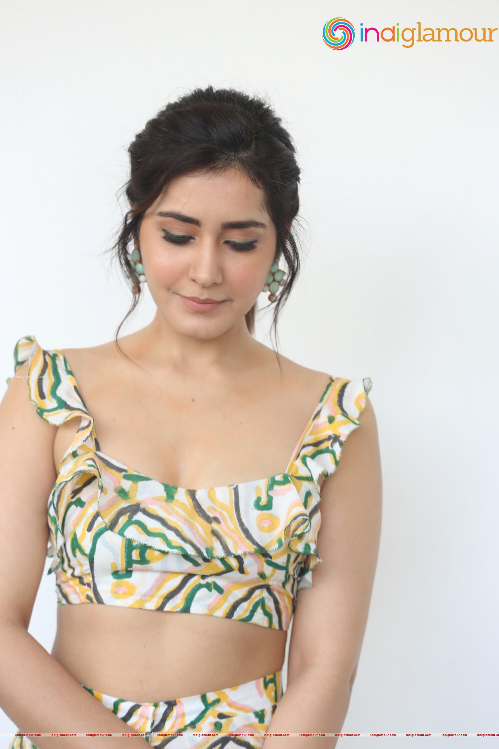 Raashi Khanna Actress hd photo