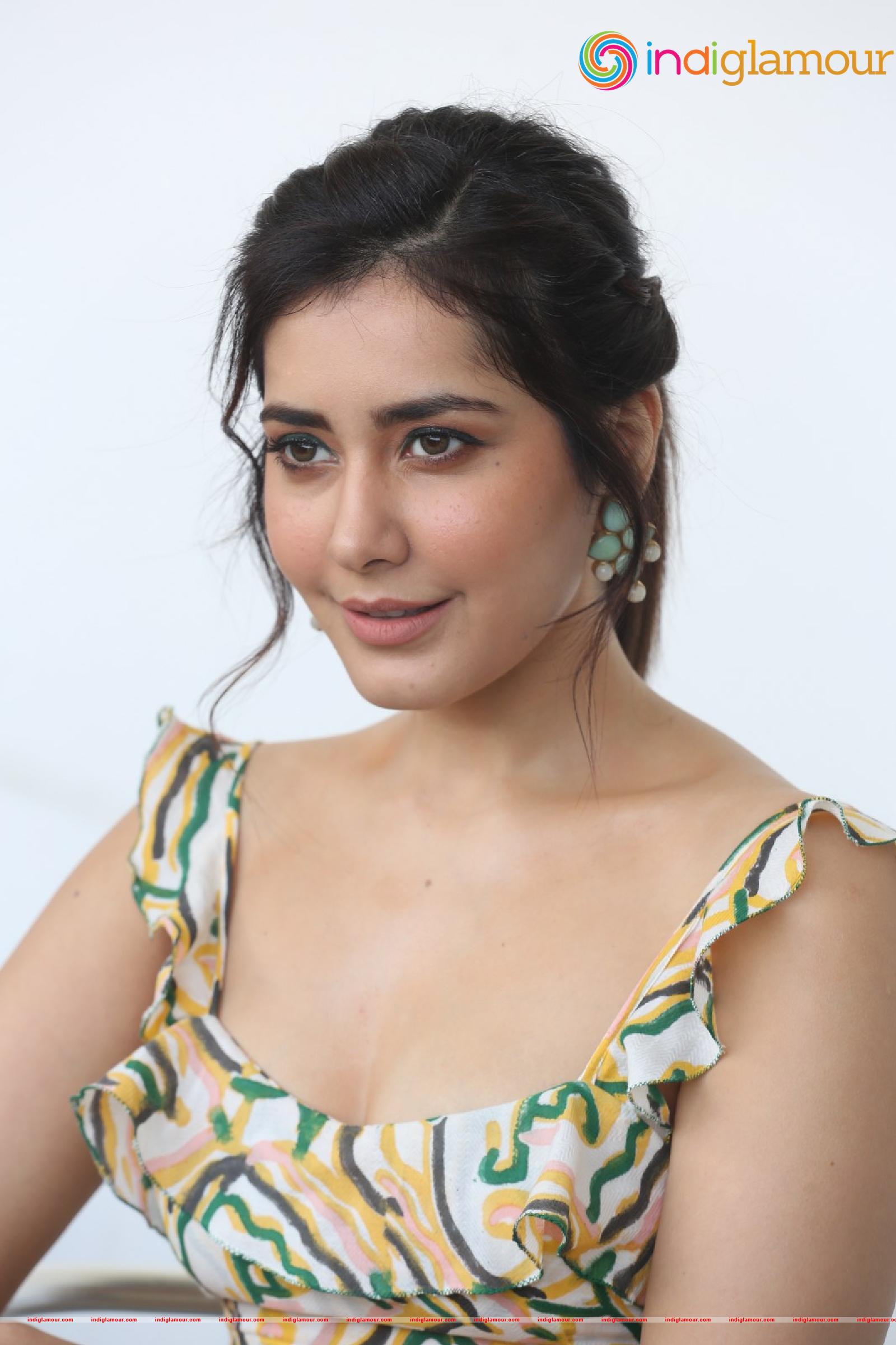 Raashi Khanna Actress hd photo