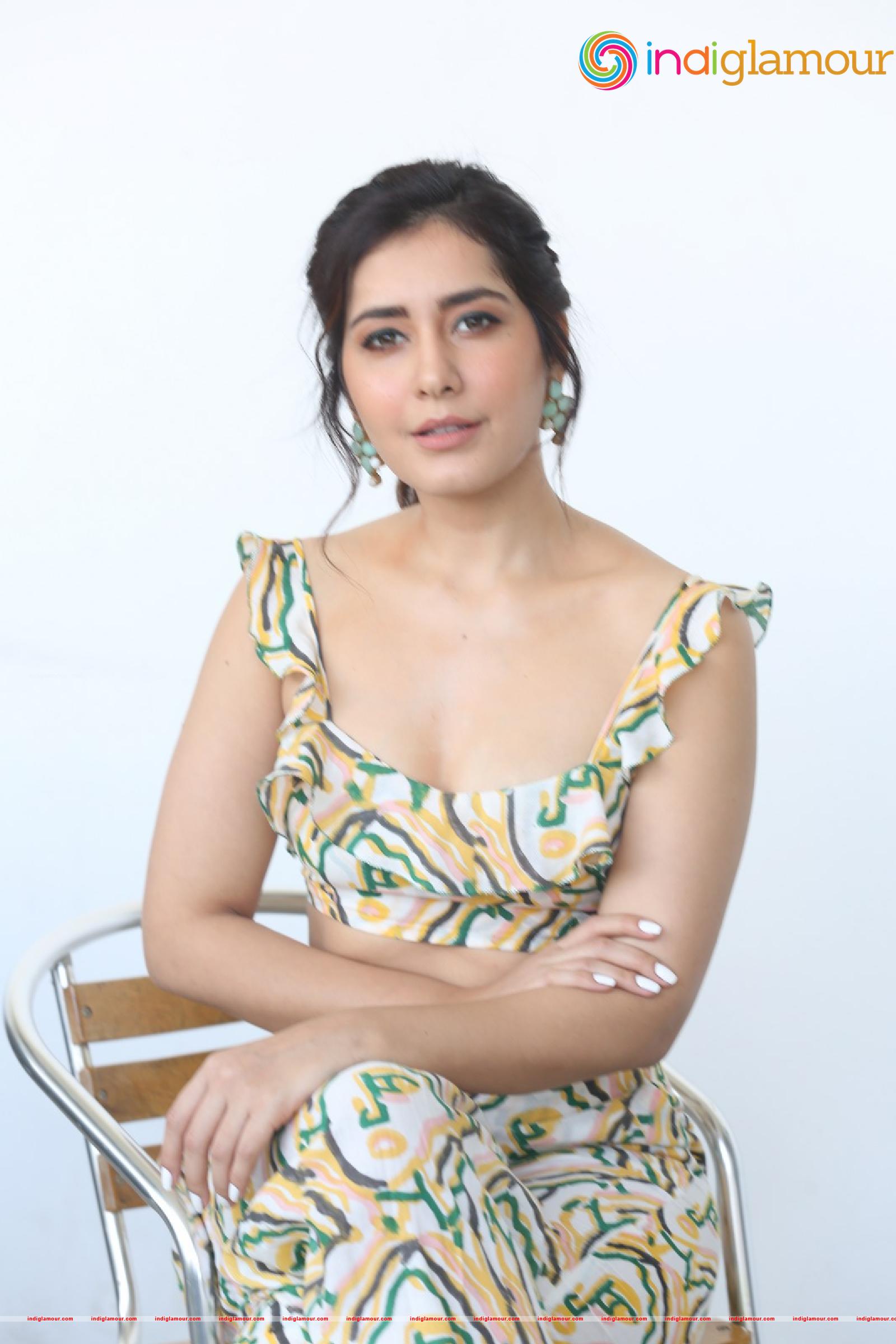 Raashi Khanna Actress hd photo