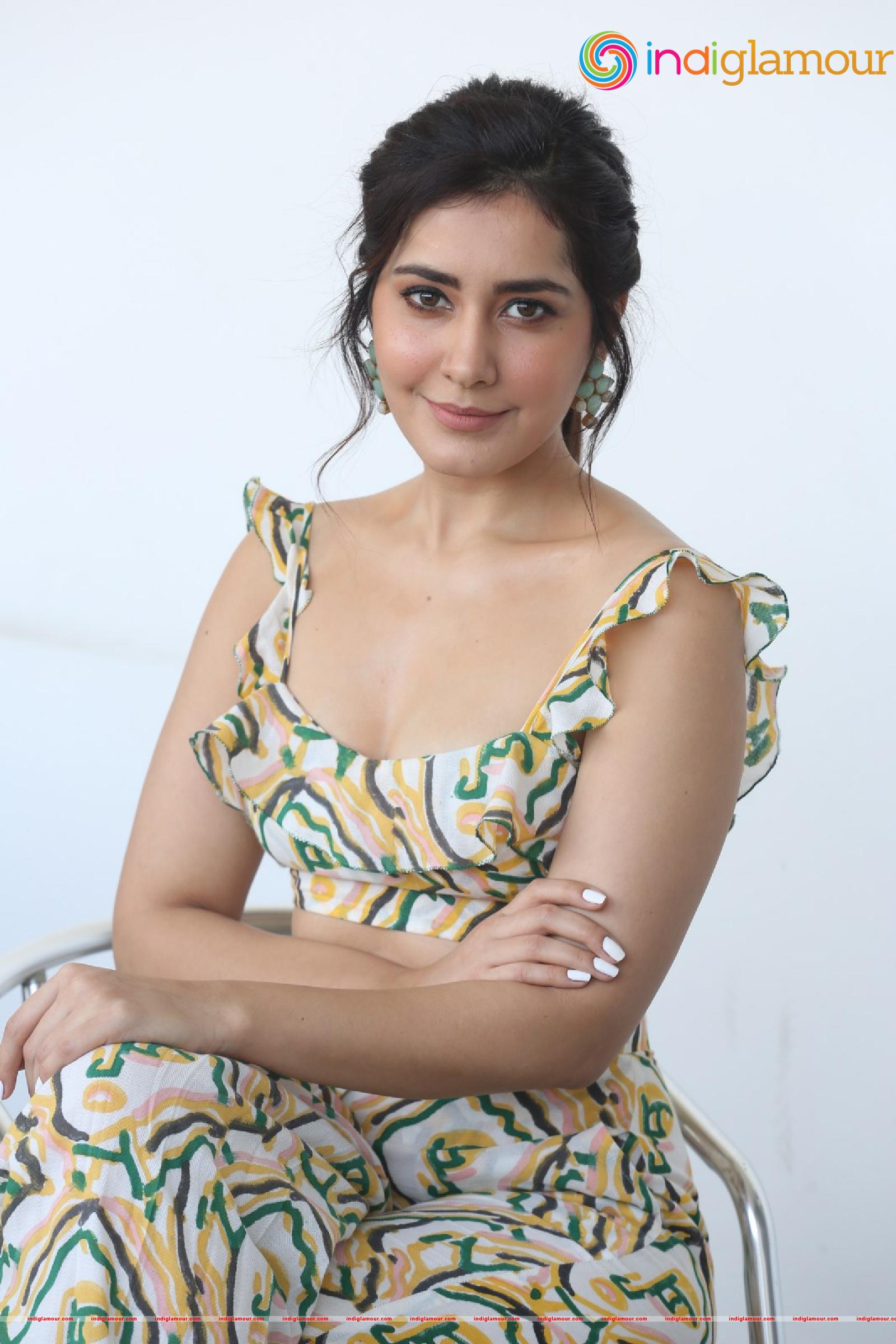Raashi Khanna Actress hd photo