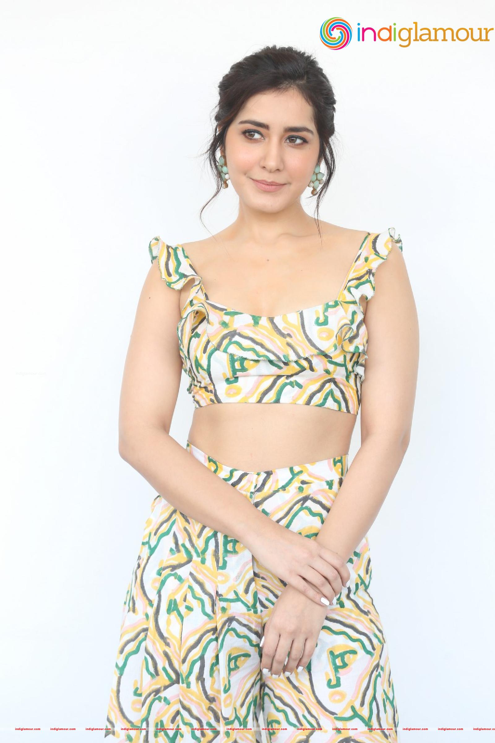 Raashi Khanna Actress hd photo