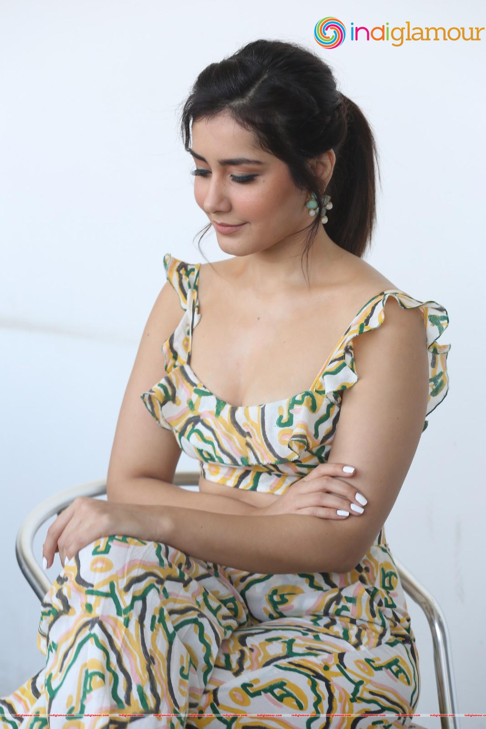 Raashi Khanna Actress hd photo