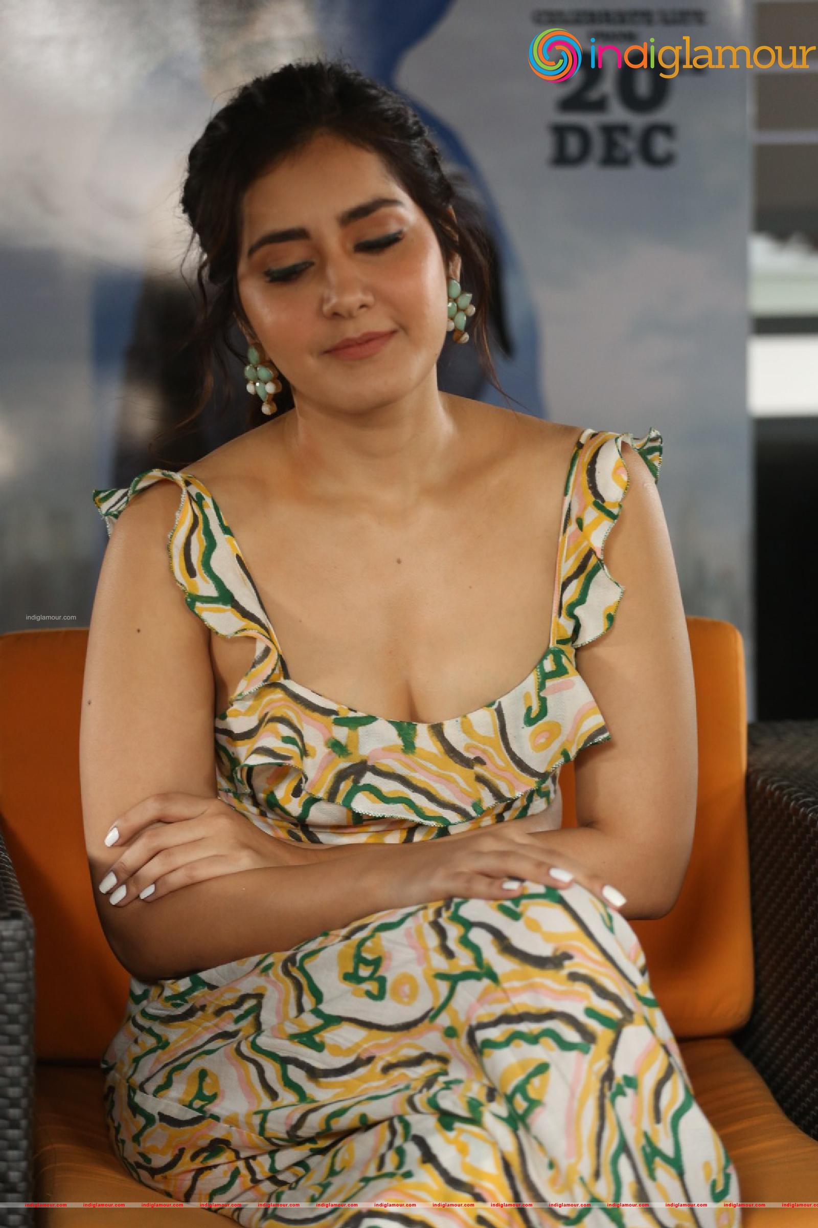 Raashi Khanna Actress hd photo