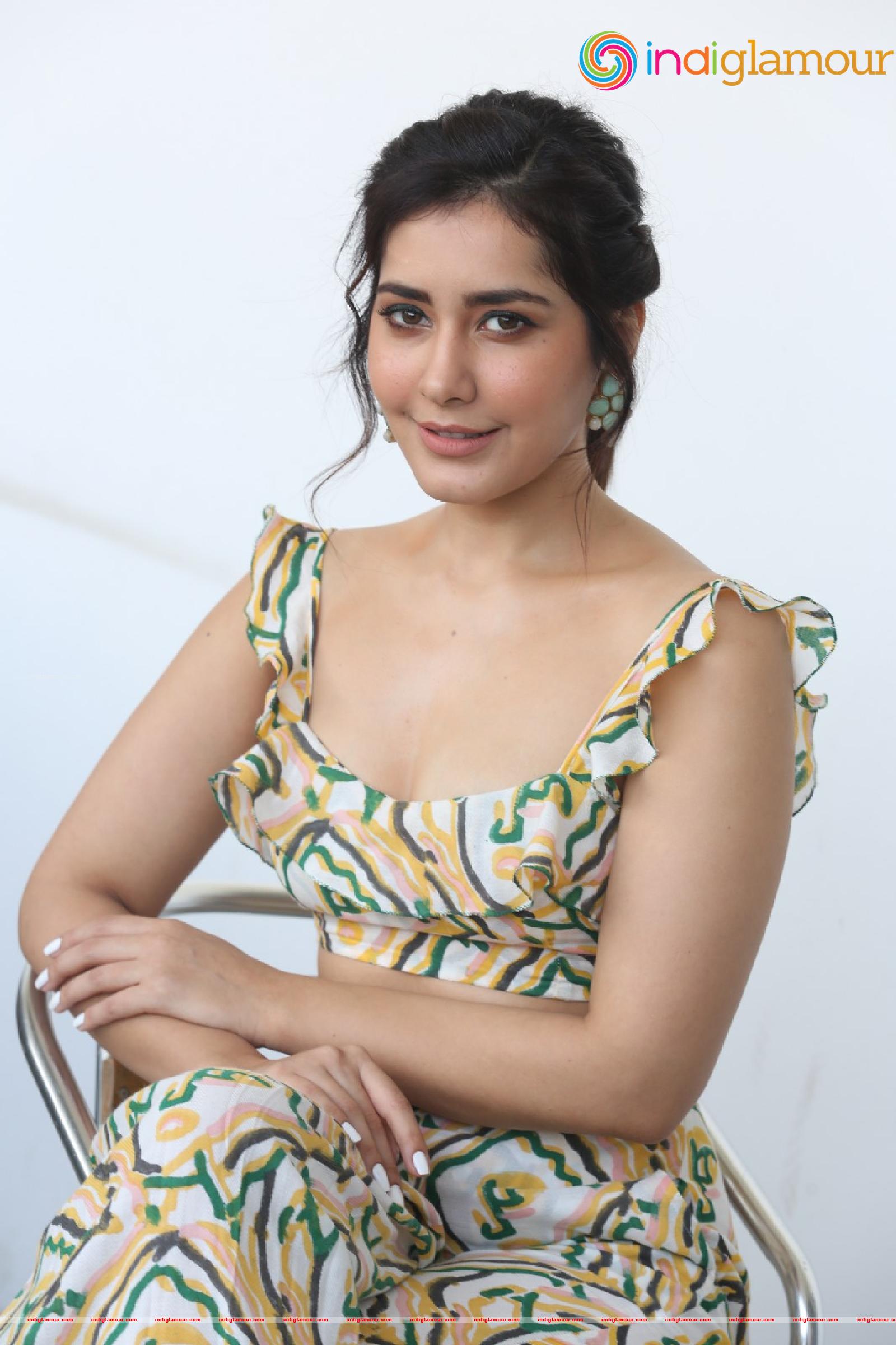 Raashi Khanna Actress hd photo