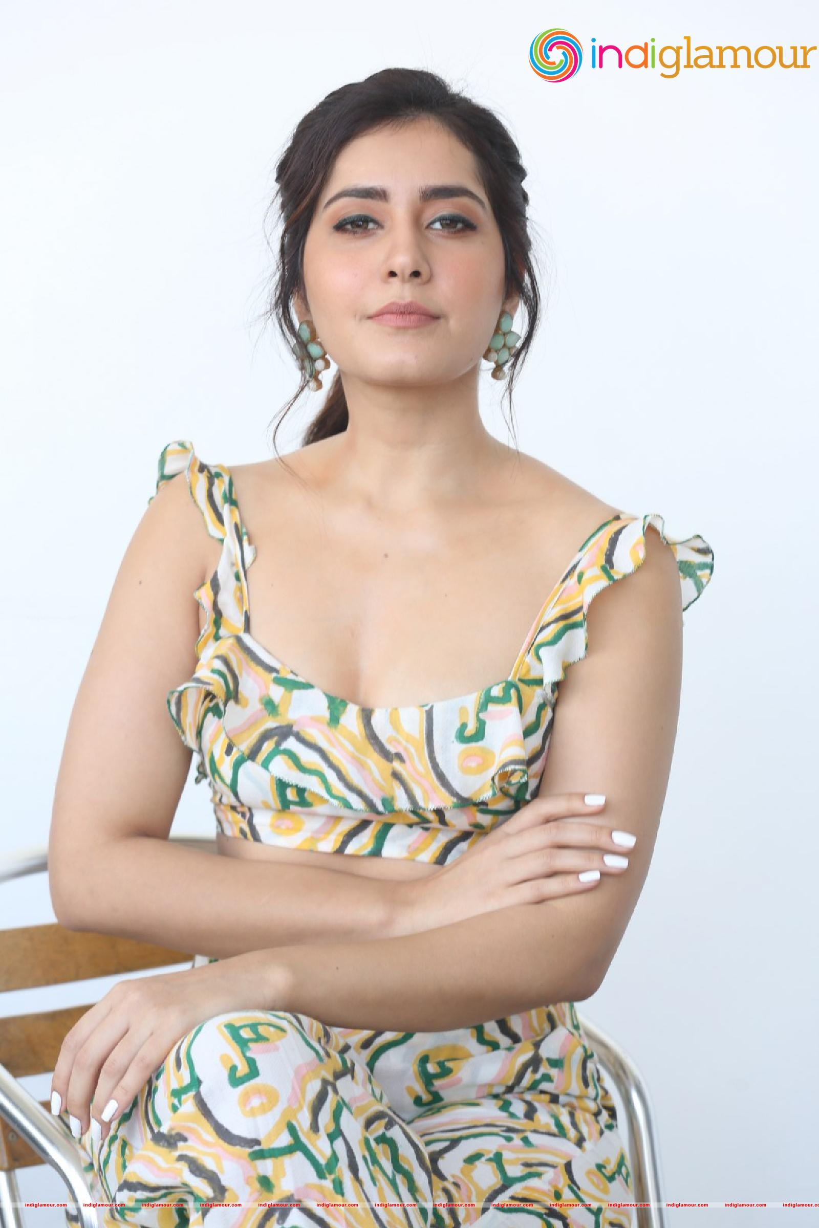 Raashi Khanna Actress hd photo
