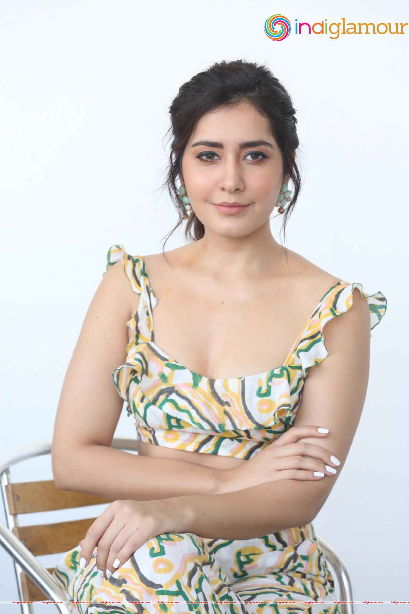 Raashi Khanna Actress hd photo