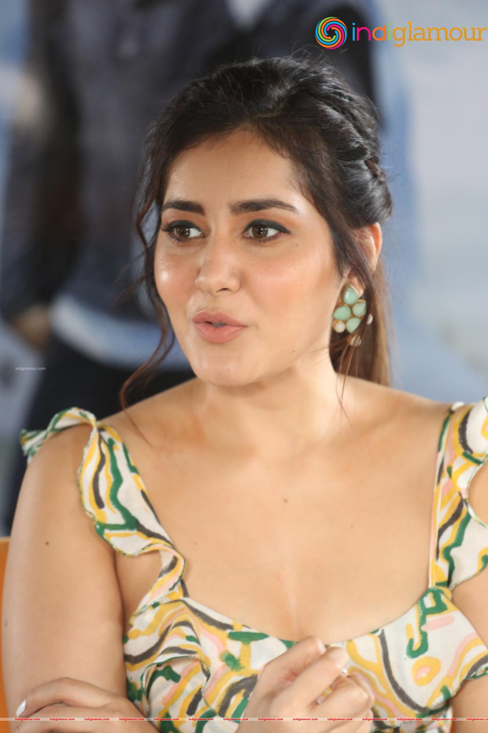 Raashi Khanna Actress hd photo