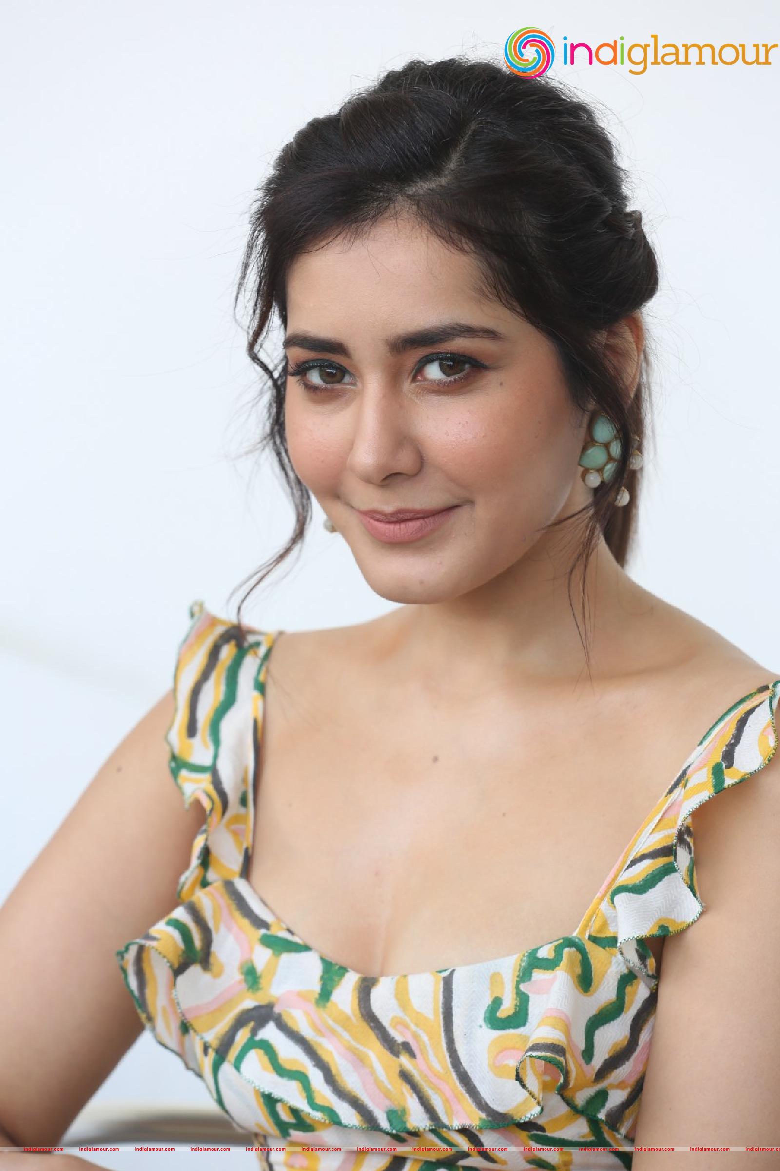 Raashi Khanna Actress hd photo