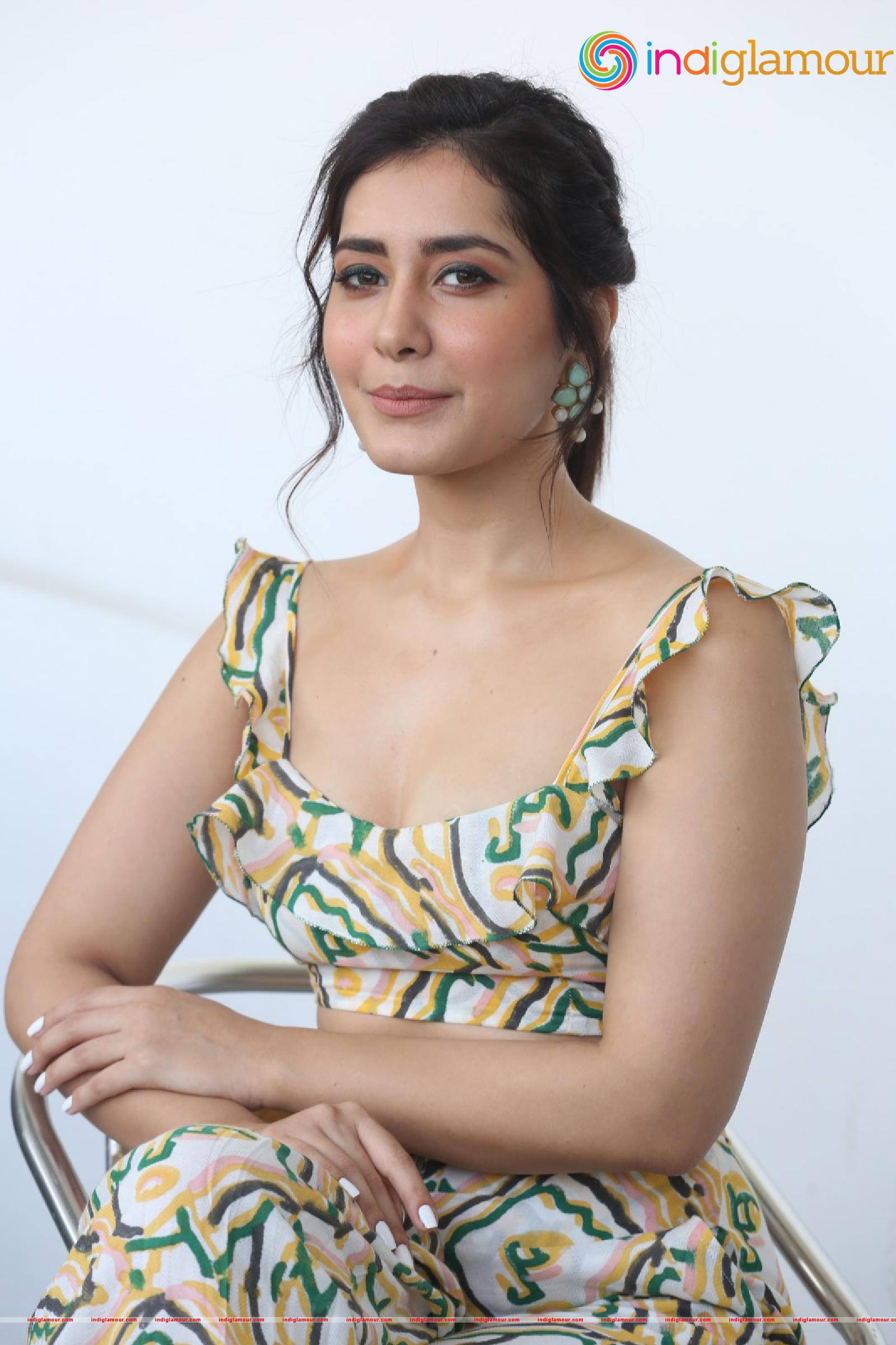 Raashi Khanna Actress hd photo