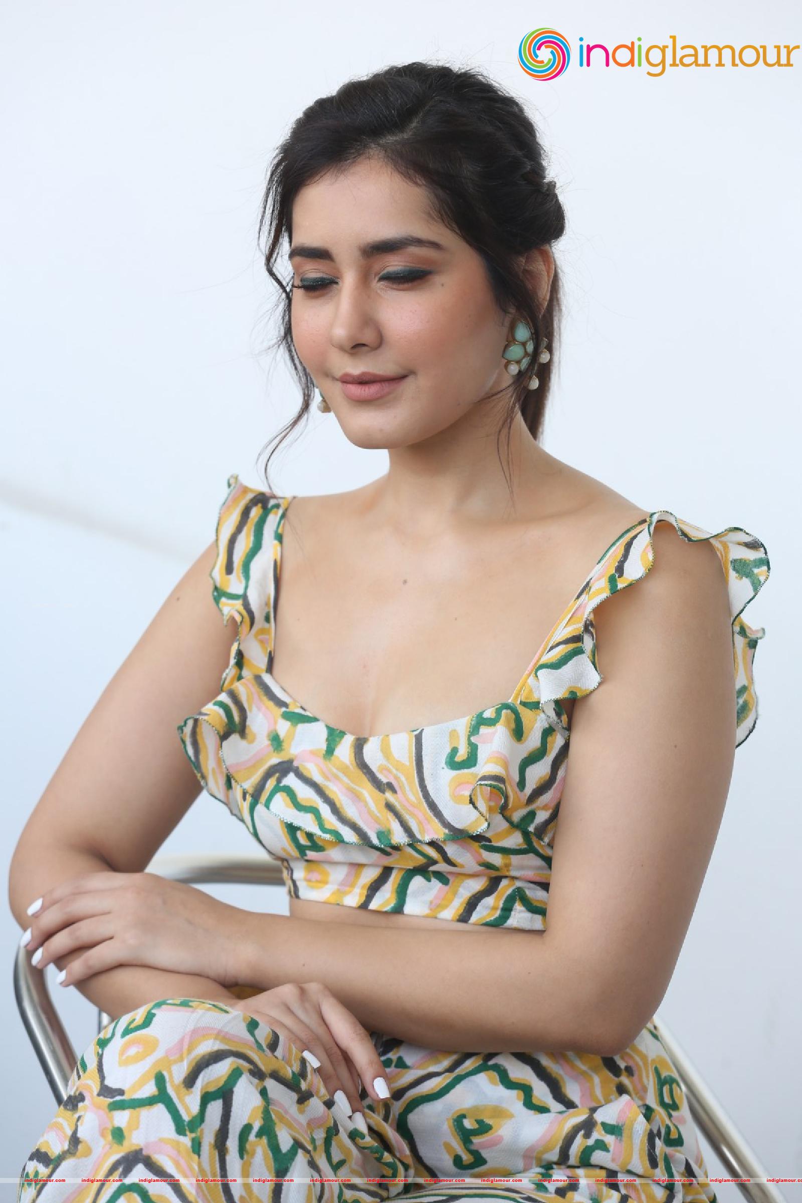 Raashi Khanna Actress hd photo