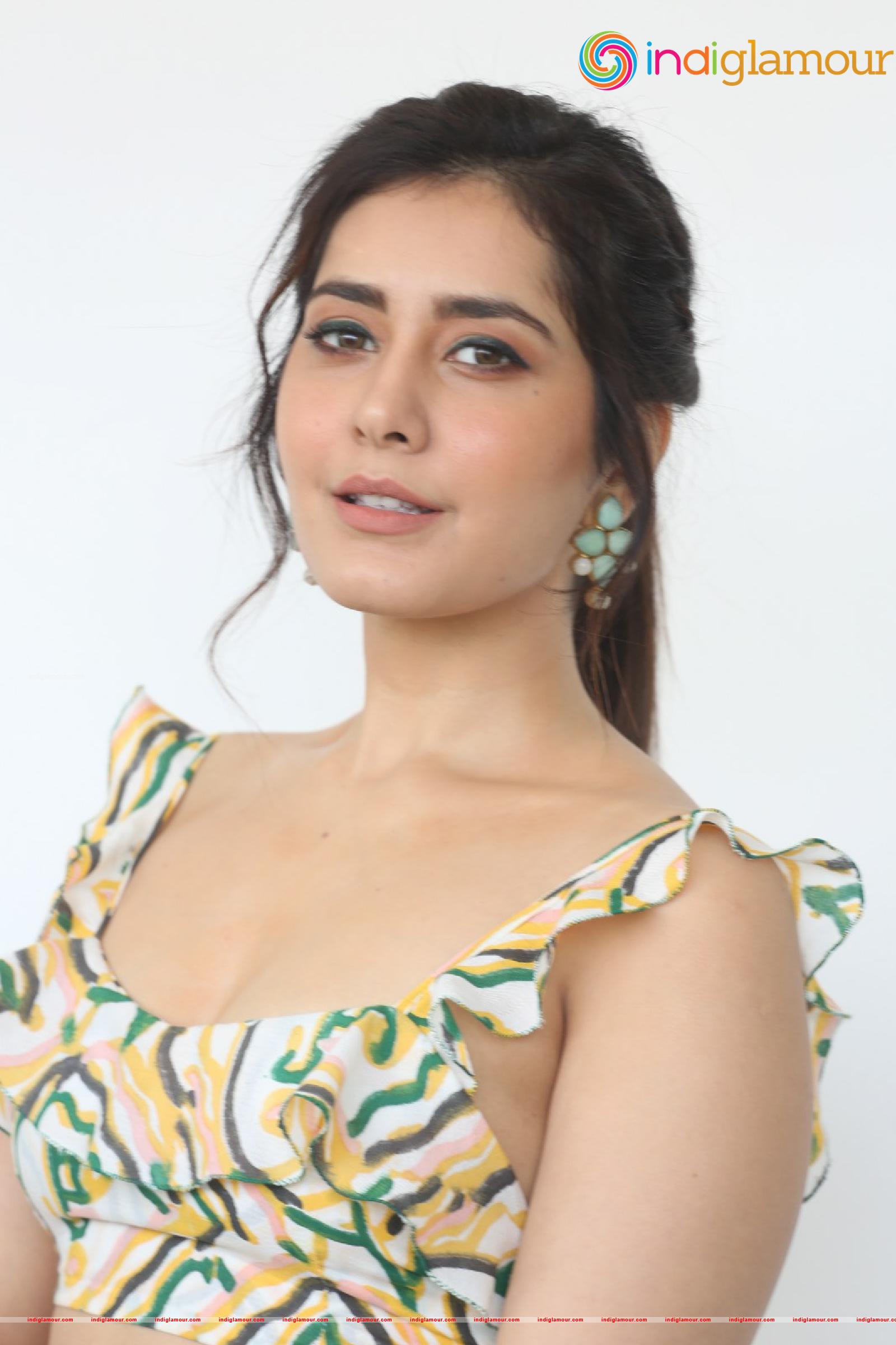 Raashi Khanna Actress hd photo