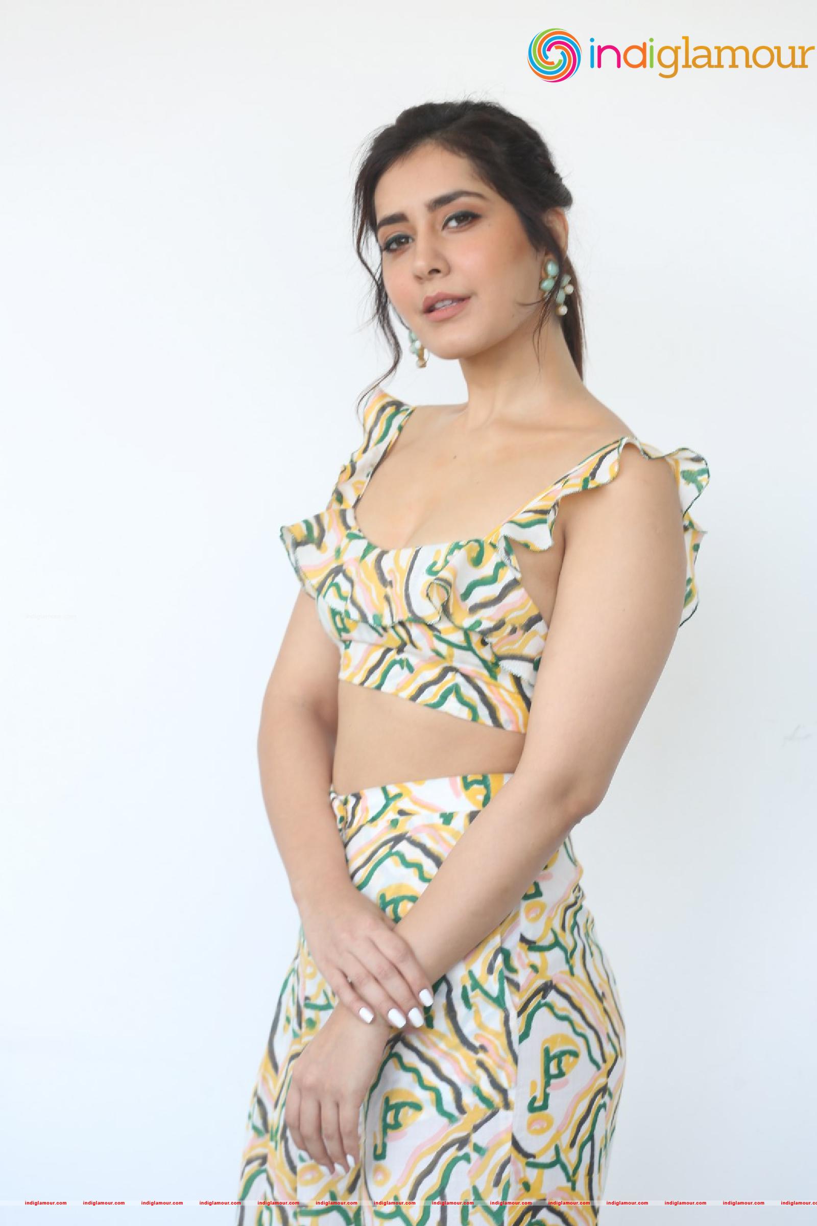 Raashi Khanna Actress hd photo