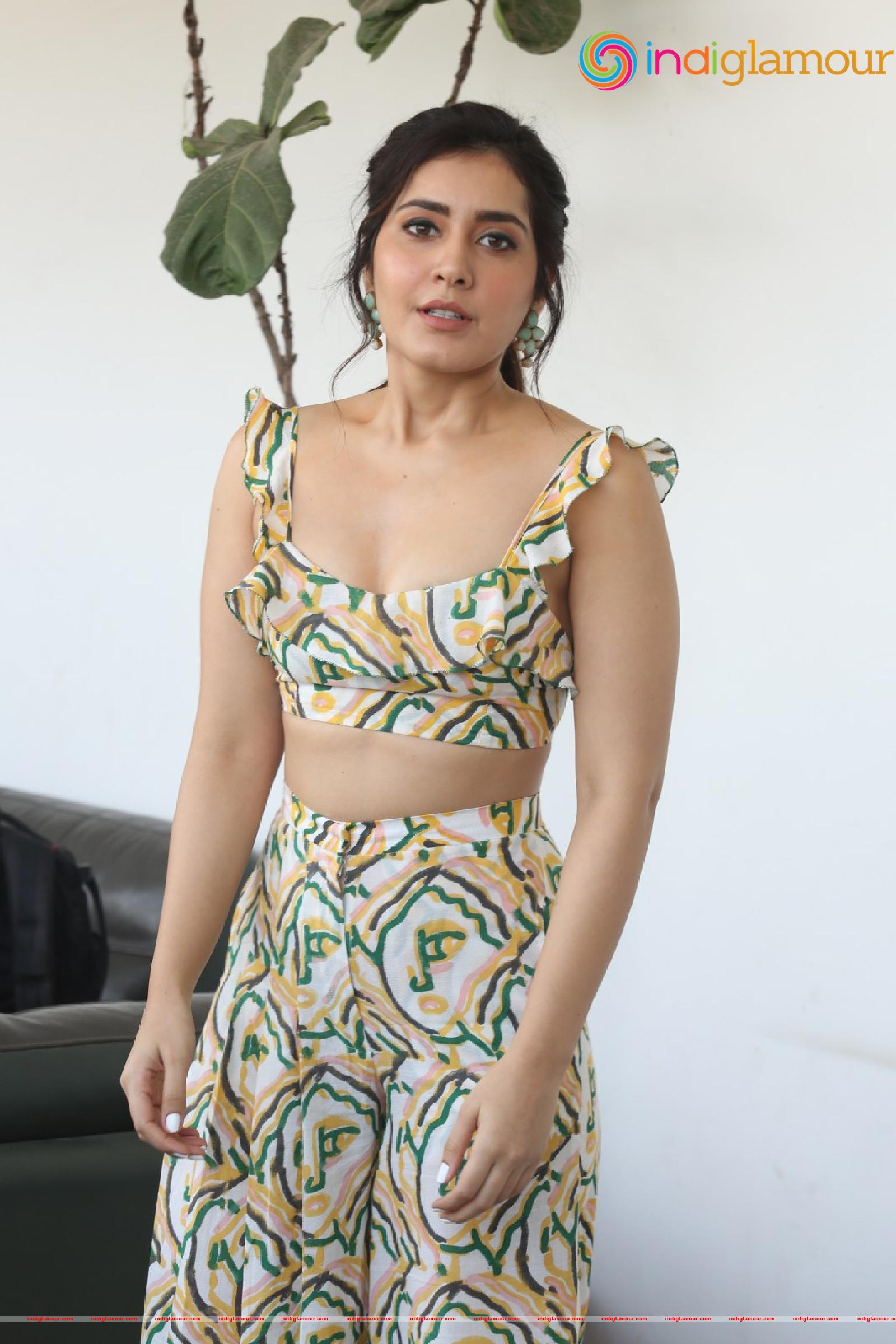 Raashi Khanna Actress hd photo