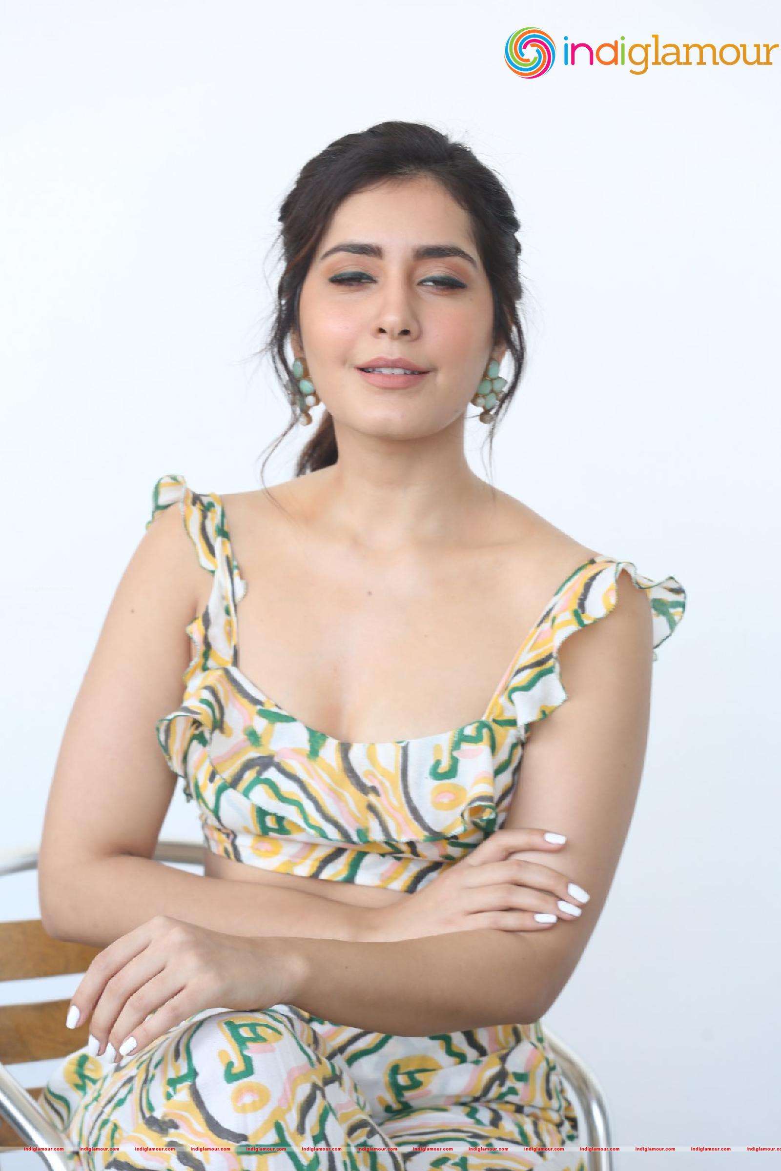 Raashi Khanna Actress hd photo