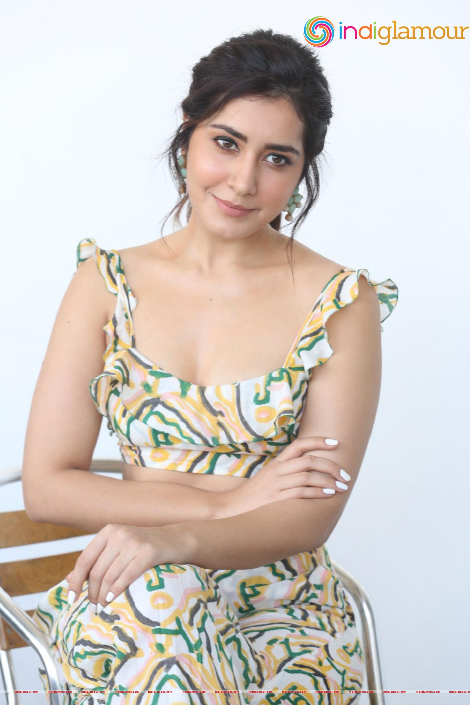 Raashi Khanna Actress hd photo