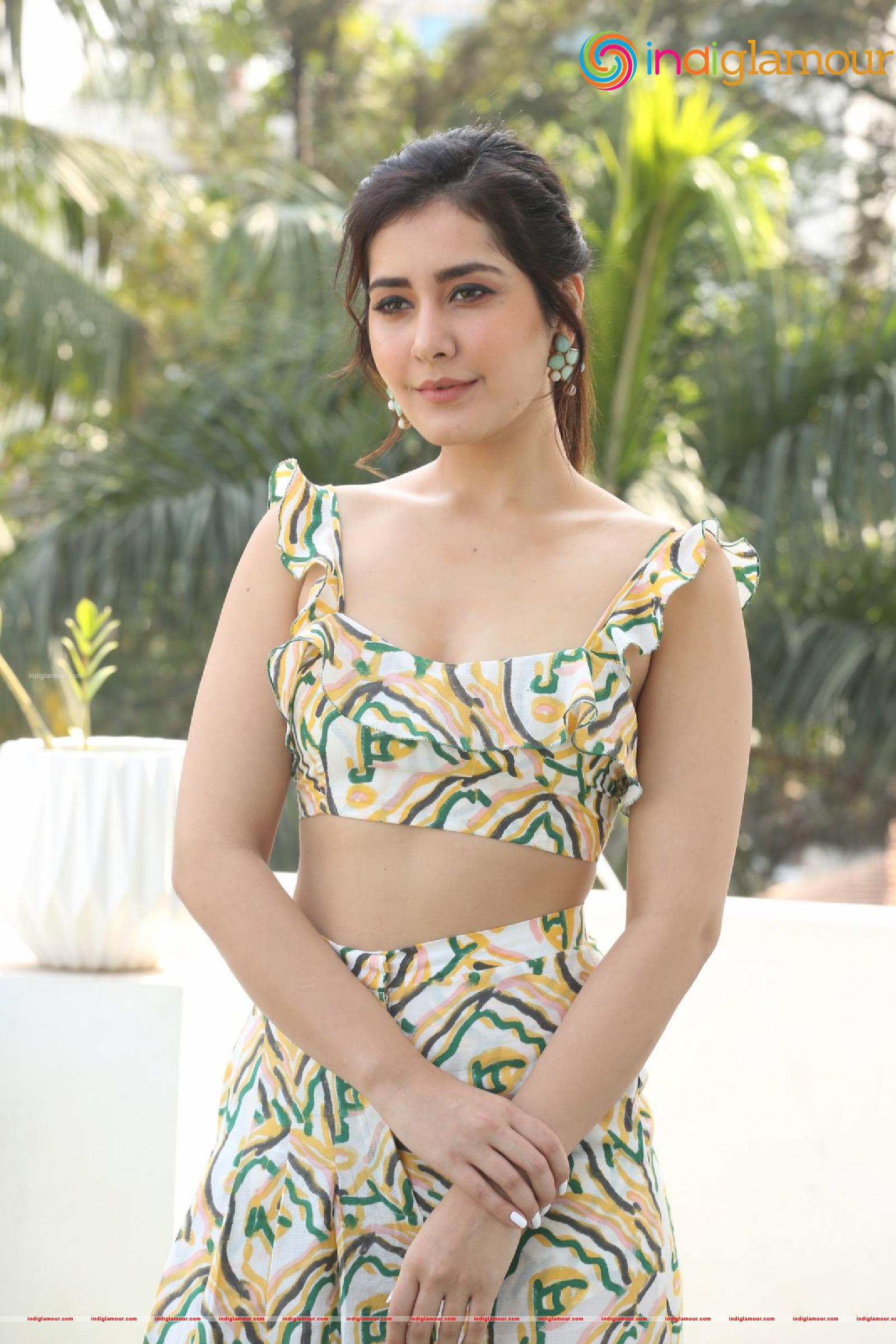 Raashi Khanna Actress hd photo