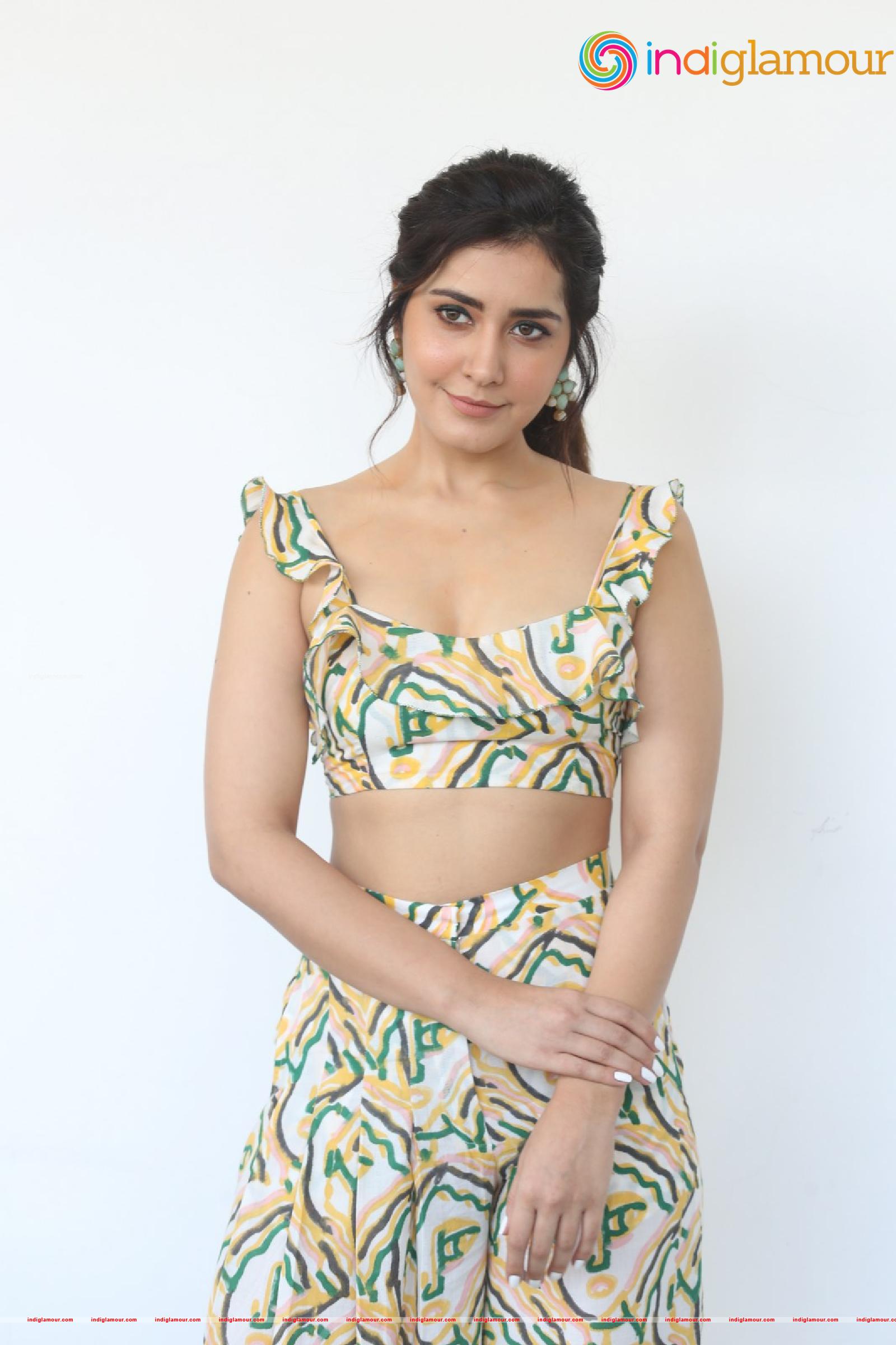 Raashi Khanna Actress hd photo