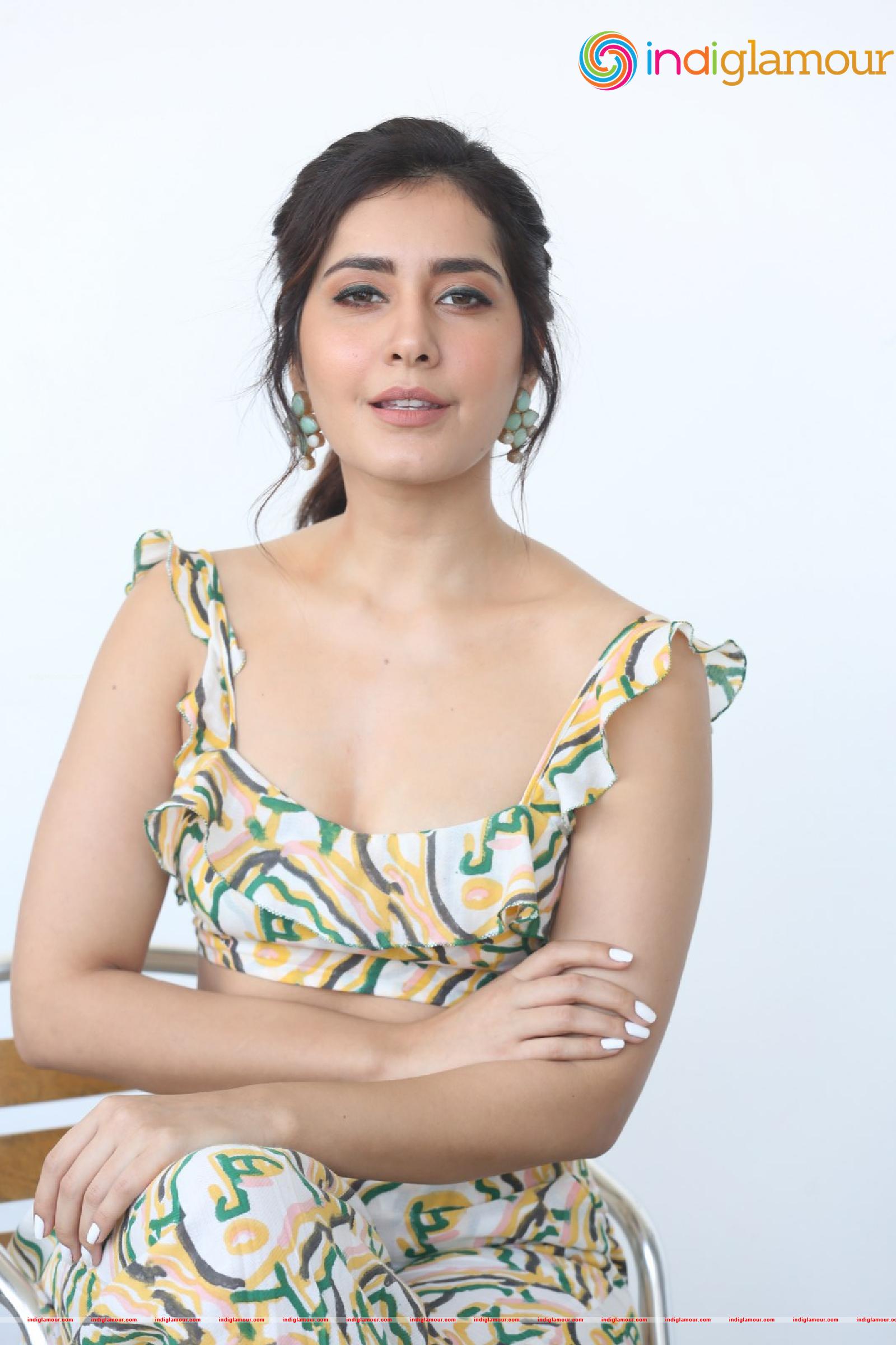 Raashi Khanna Actress hd photo