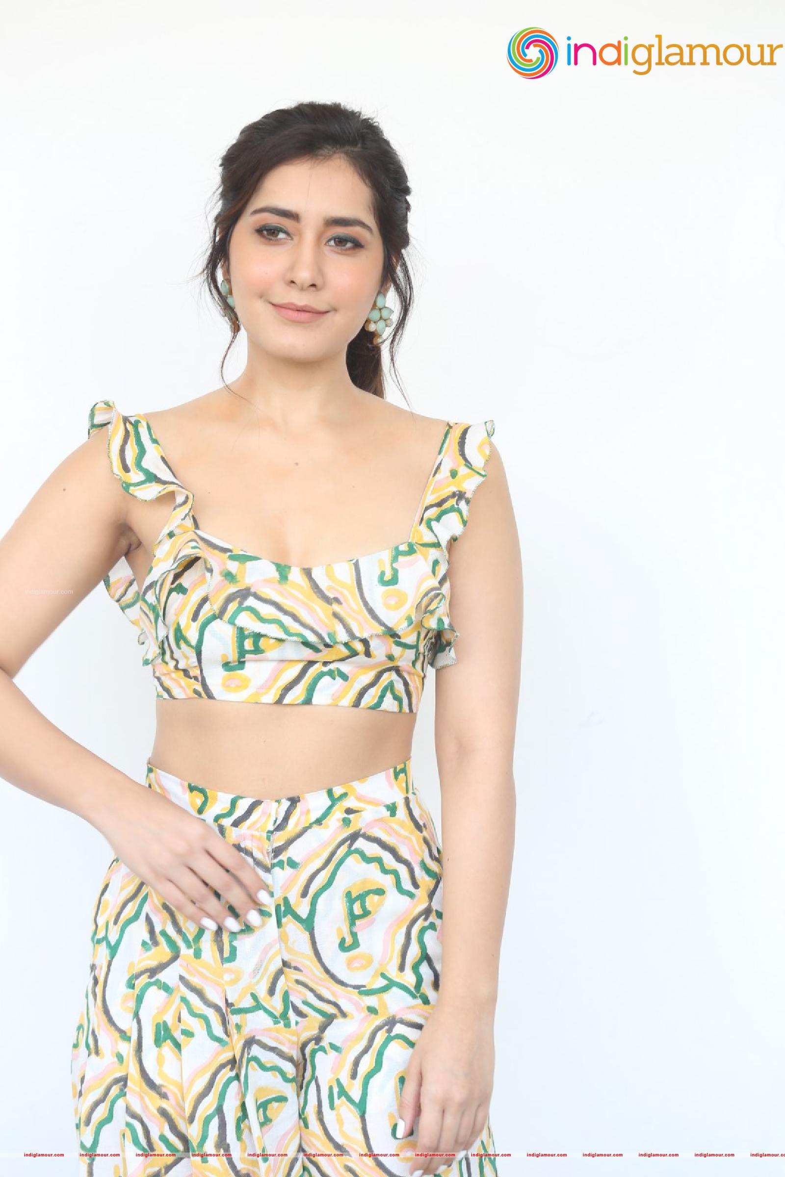 Raashi Khanna Actress hd photo