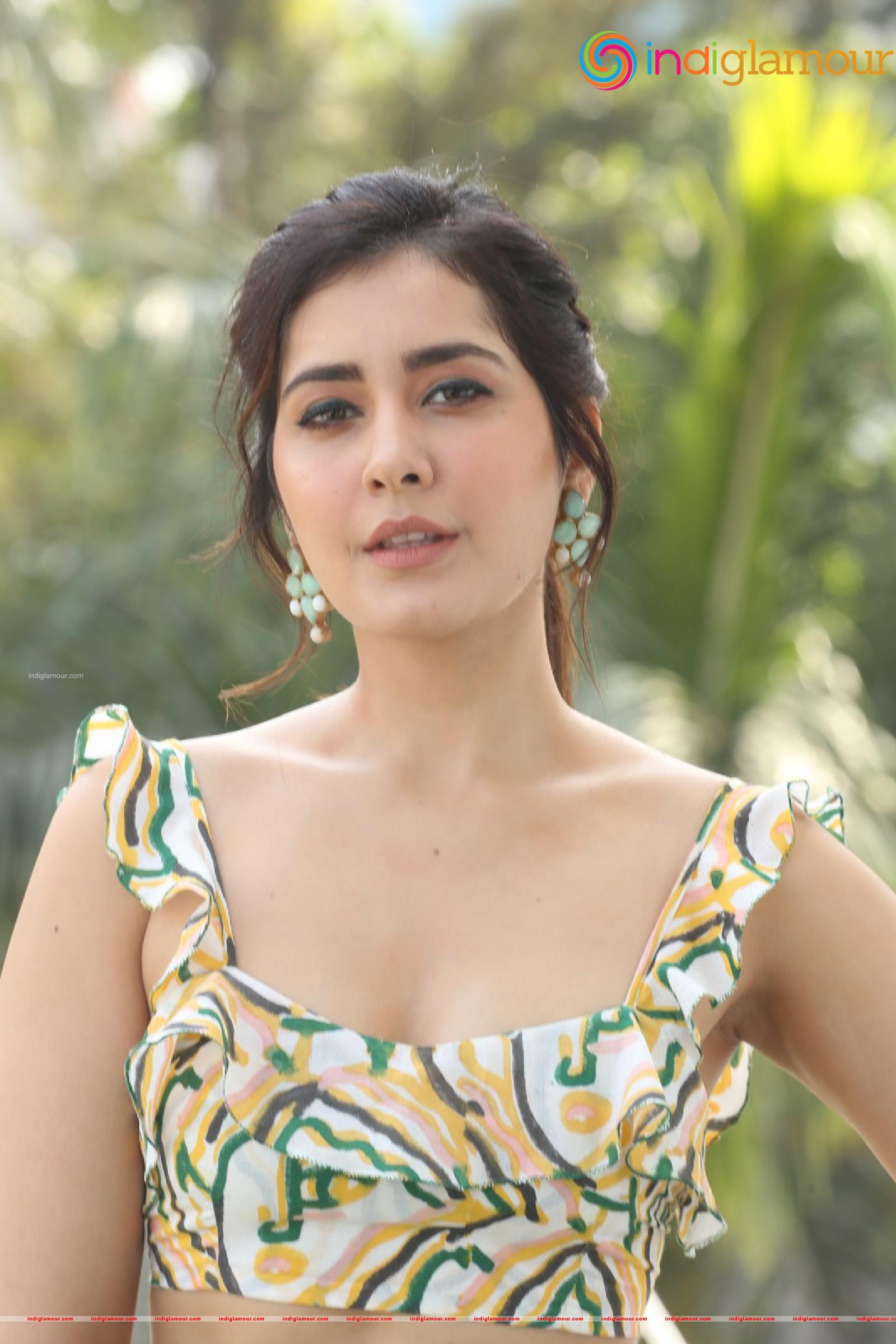 Raashi Khanna Actress hd photo