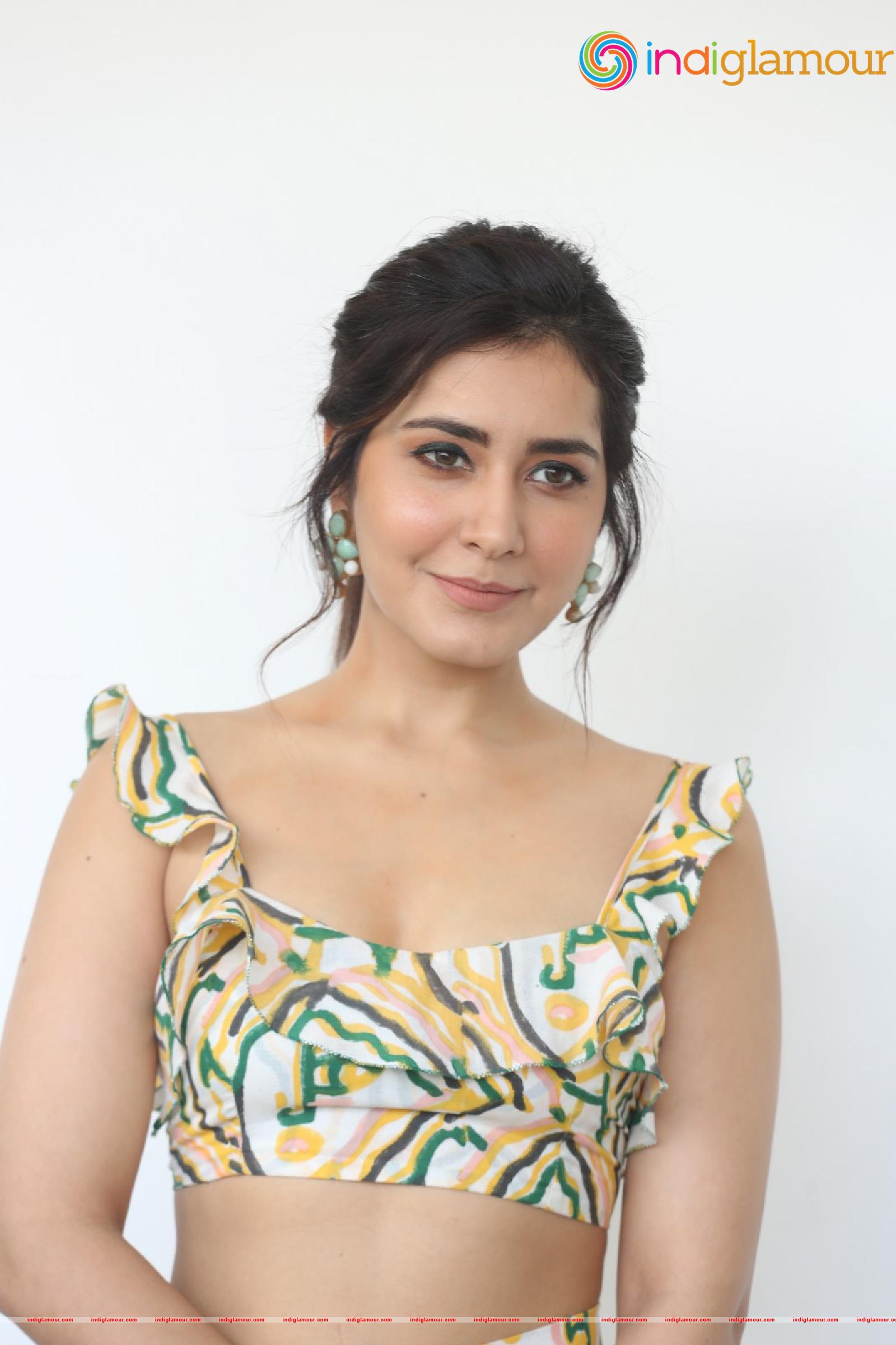 Raashi Khanna Actress hd photo