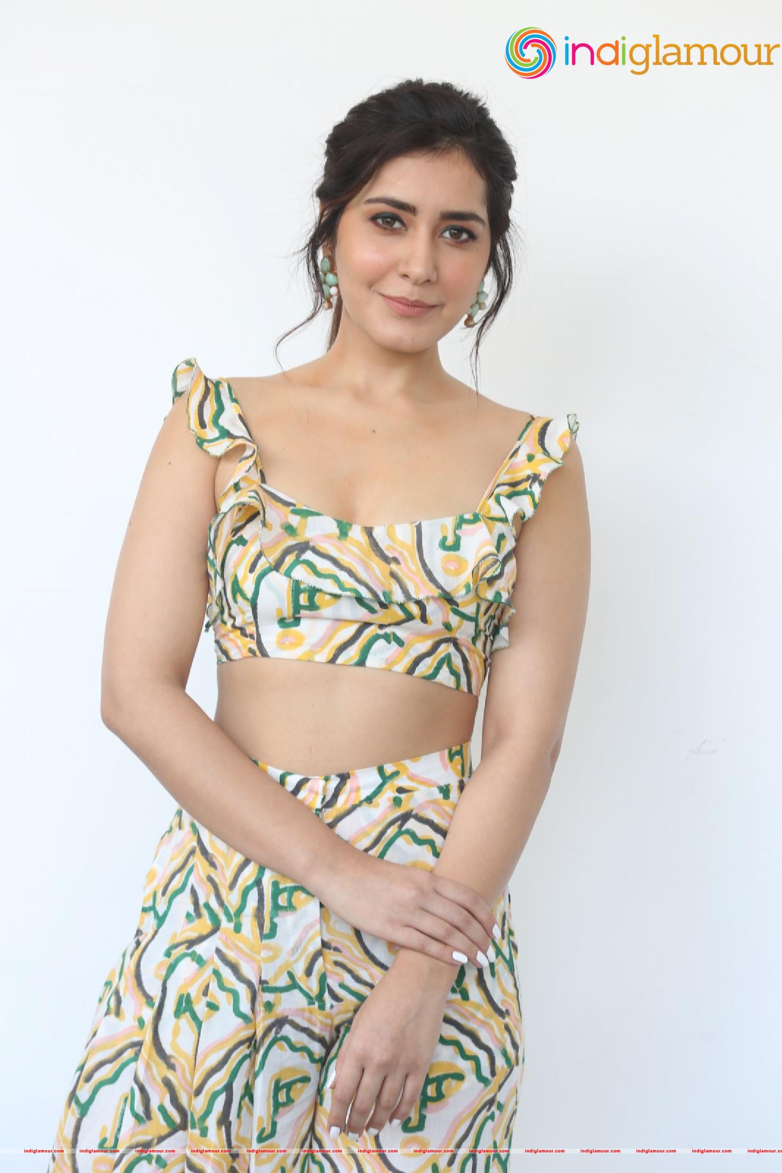 Raashi Khanna Actress hd photo