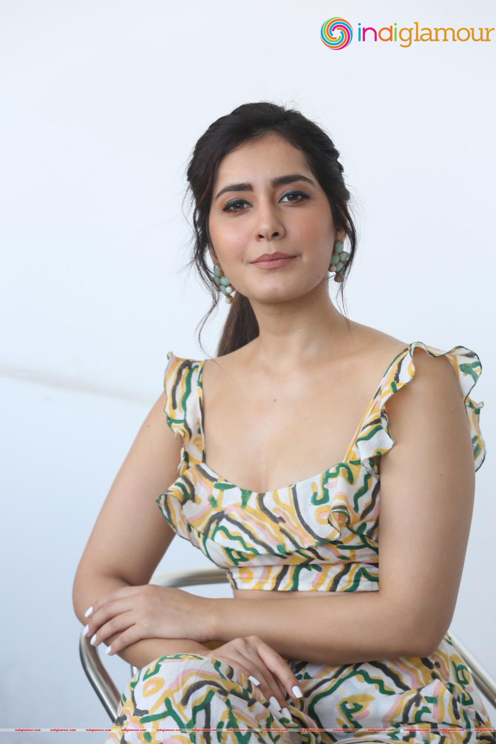 Raashi Khanna Actress hd photo