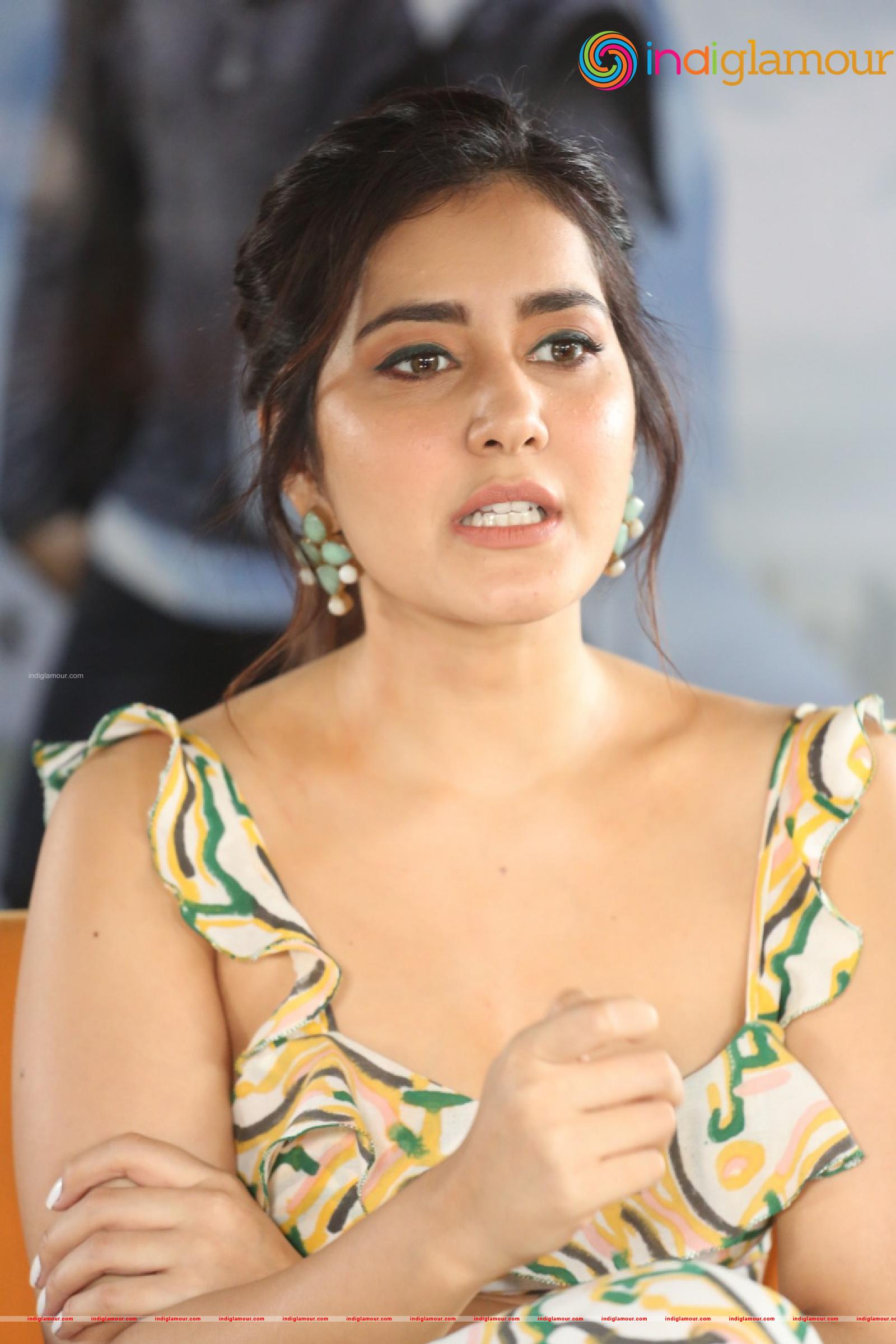 Raashi Khanna Actress hd photo