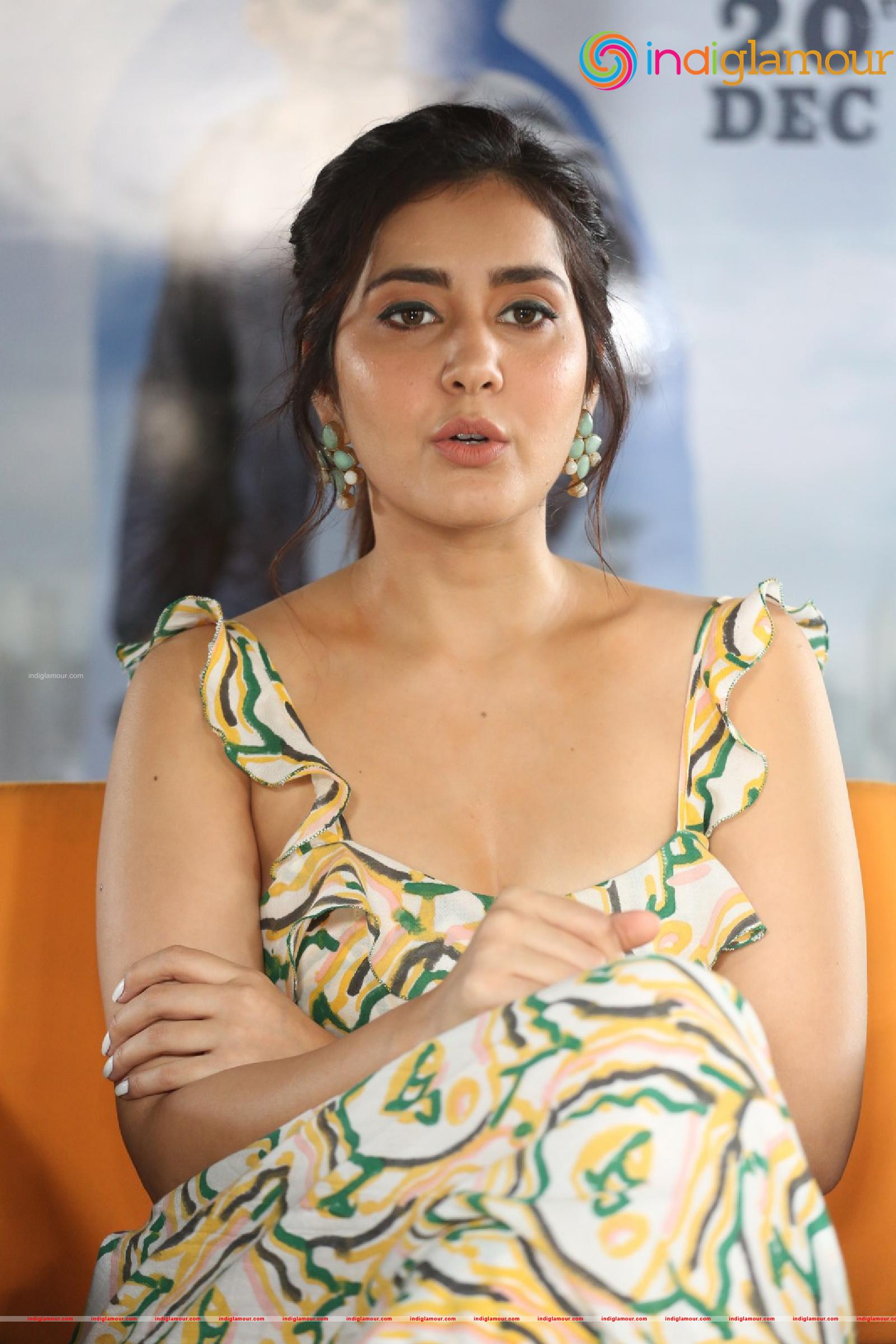 Raashi Khanna Actress hd photo