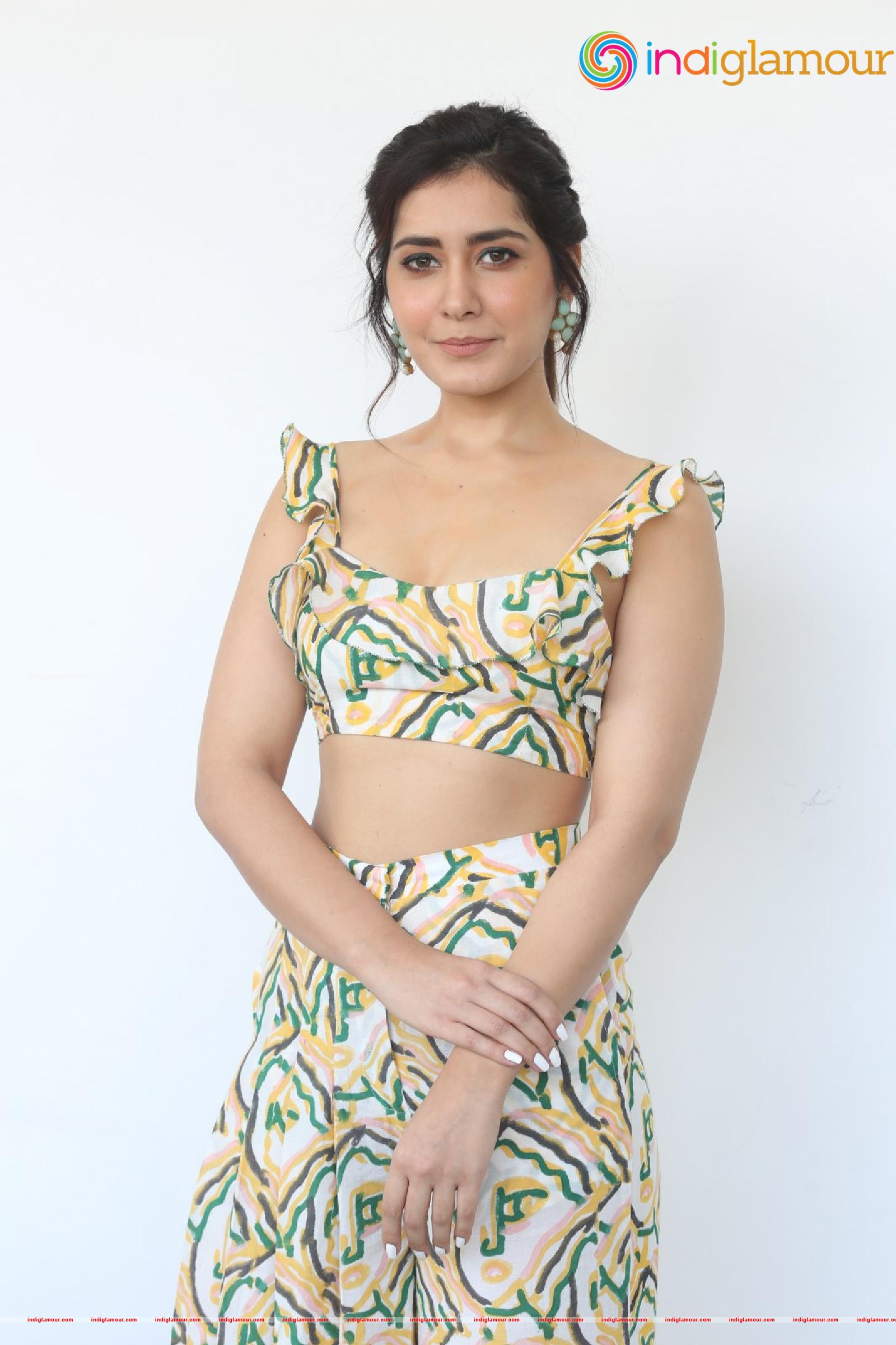 Raashi Khanna Actress hd photo