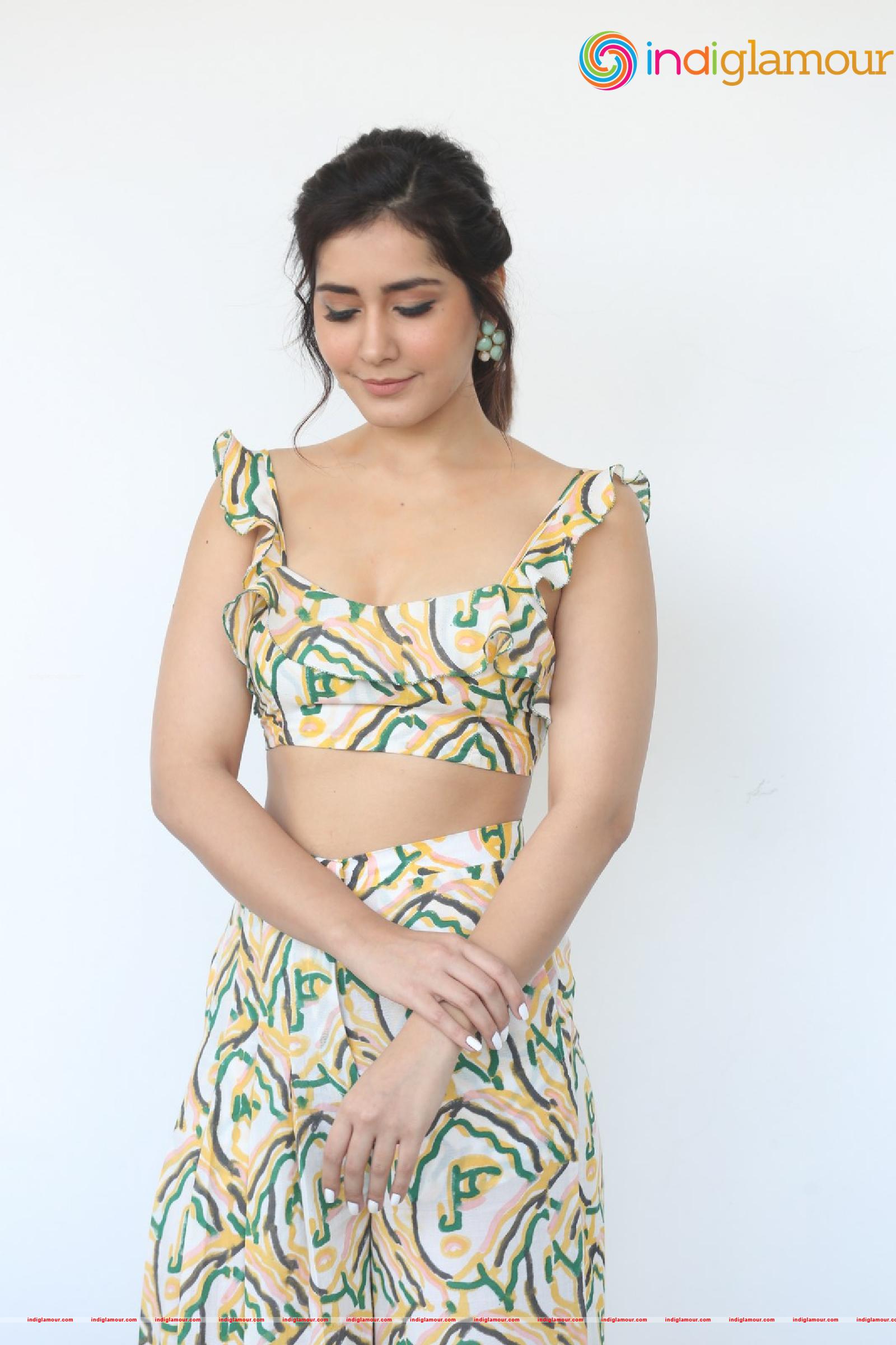 Raashi Khanna Actress hd photo