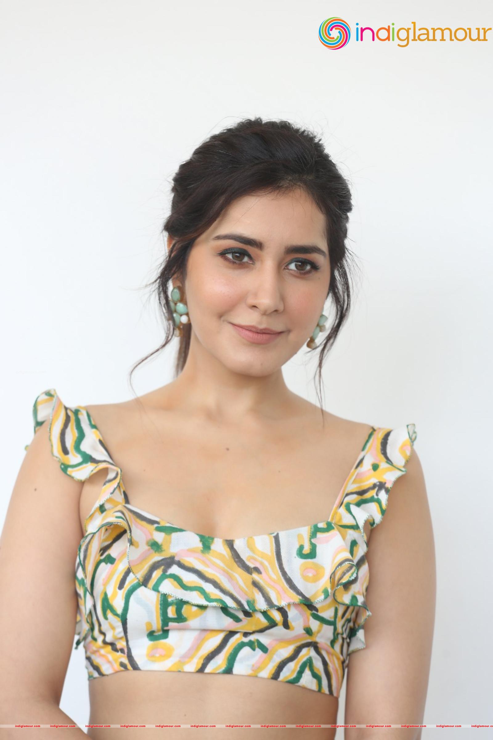 Raashi Khanna Actress hd photo