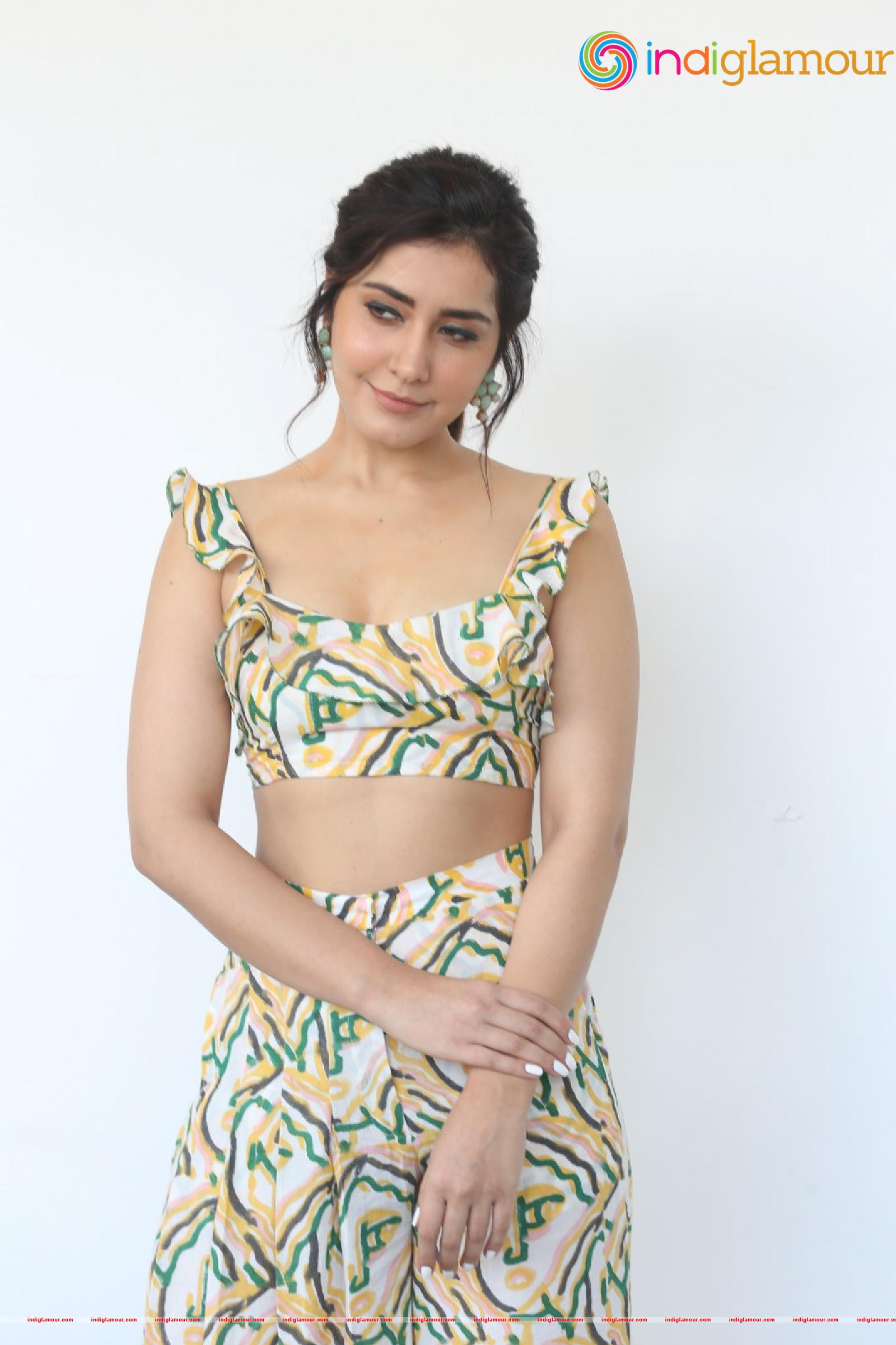 Raashi Khanna Actress hd photo