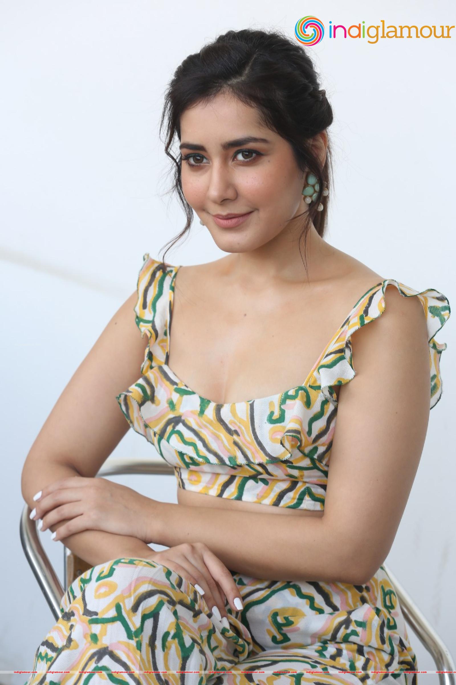 Raashi Khanna Actress hd photo