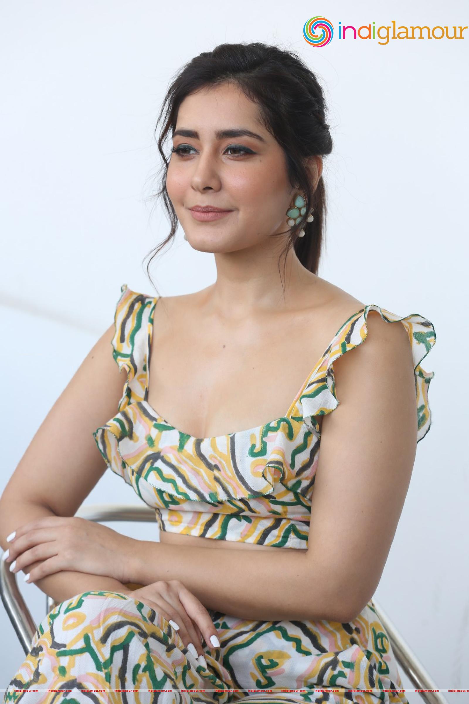 Raashi Khanna Actress hd photo