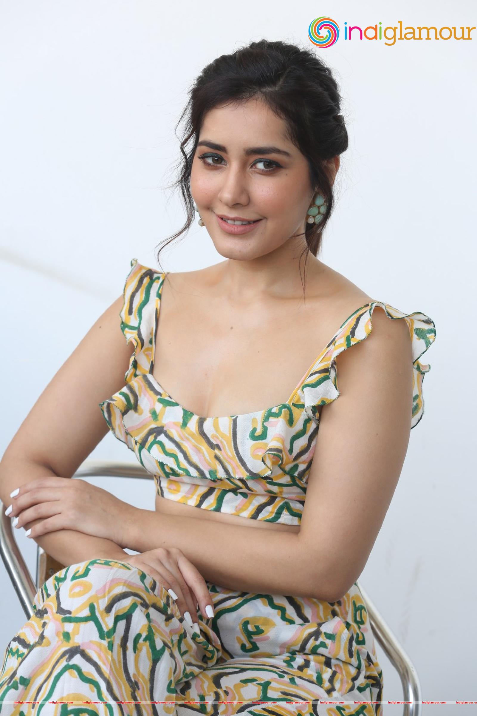 Raashi Khanna Actress hd photo