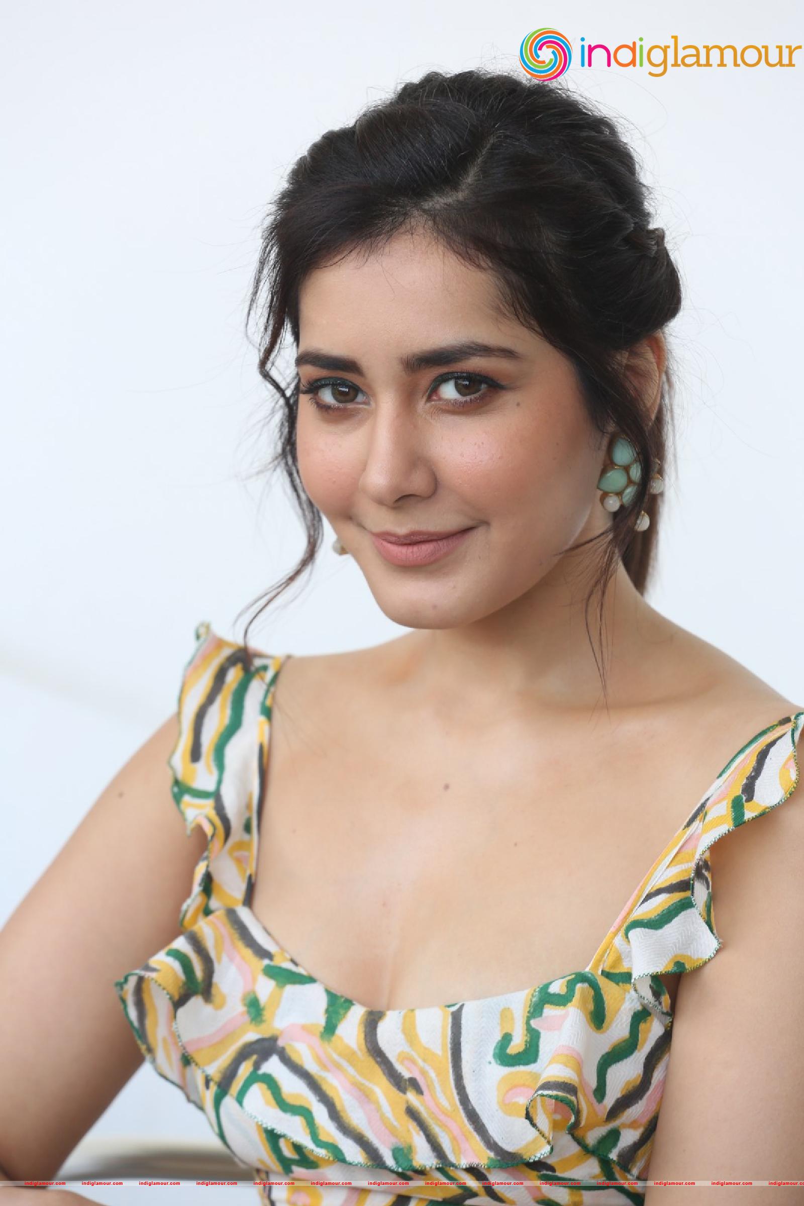 Raashi Khanna Actress hd photo