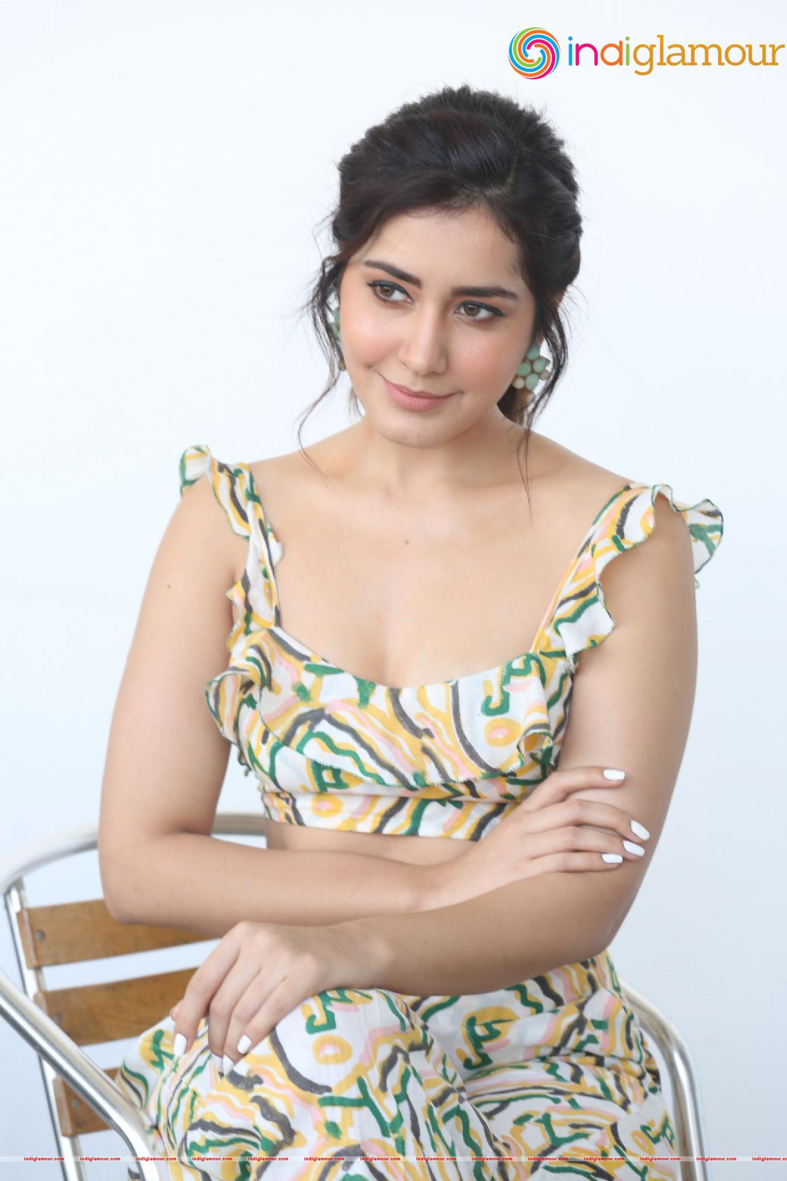 Raashi Khanna Actress hd photo
