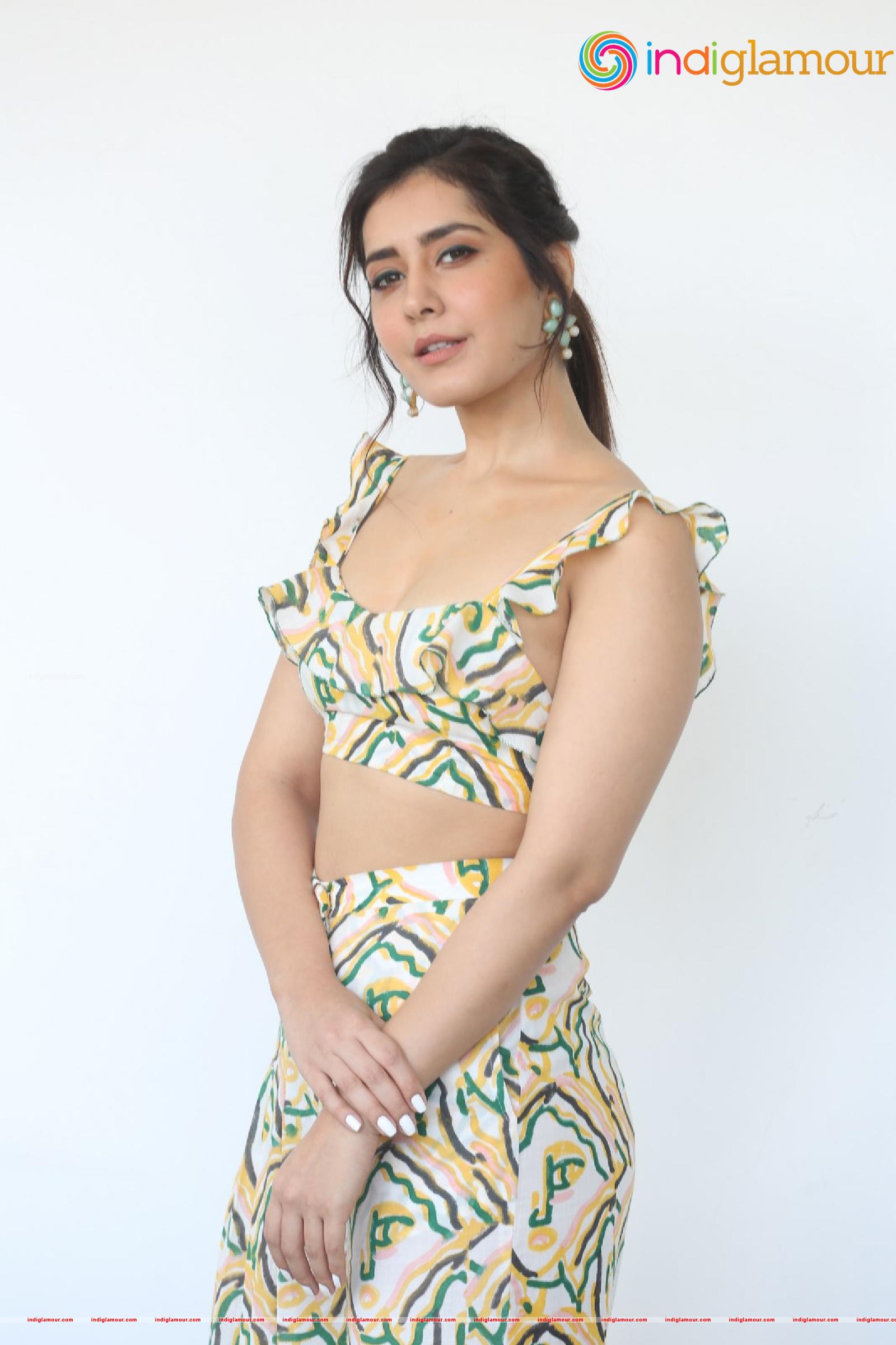 Raashi Khanna Actress hd photo