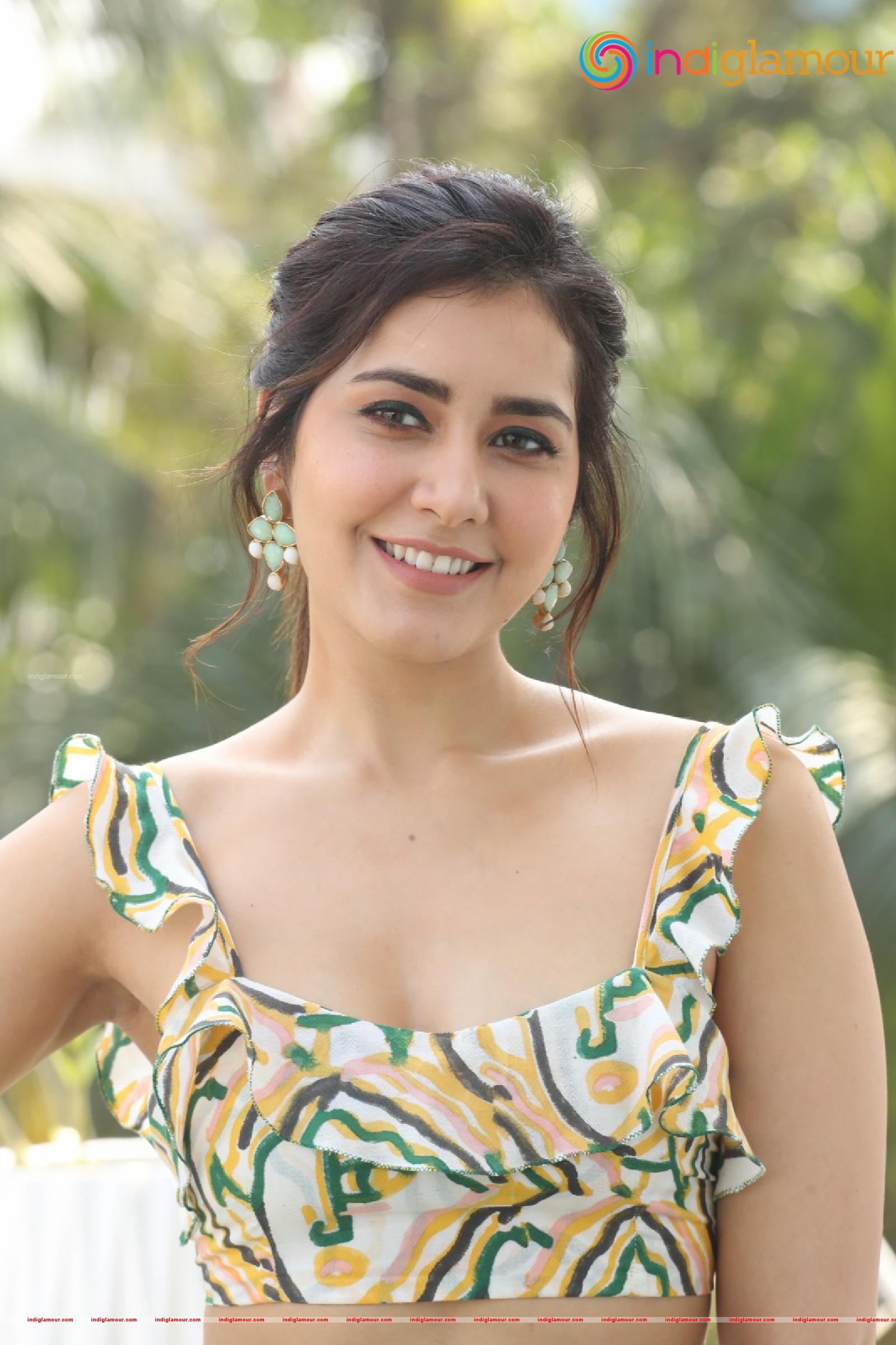 Raashi Khanna Actress hd photo