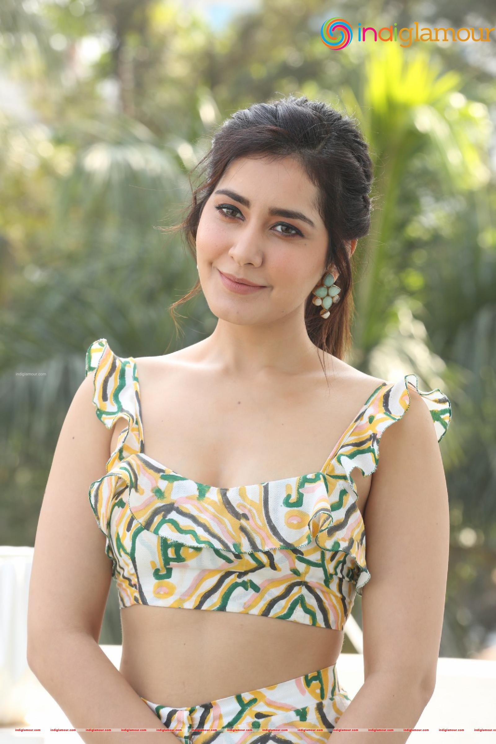 Raashi Khanna Actress hd photo