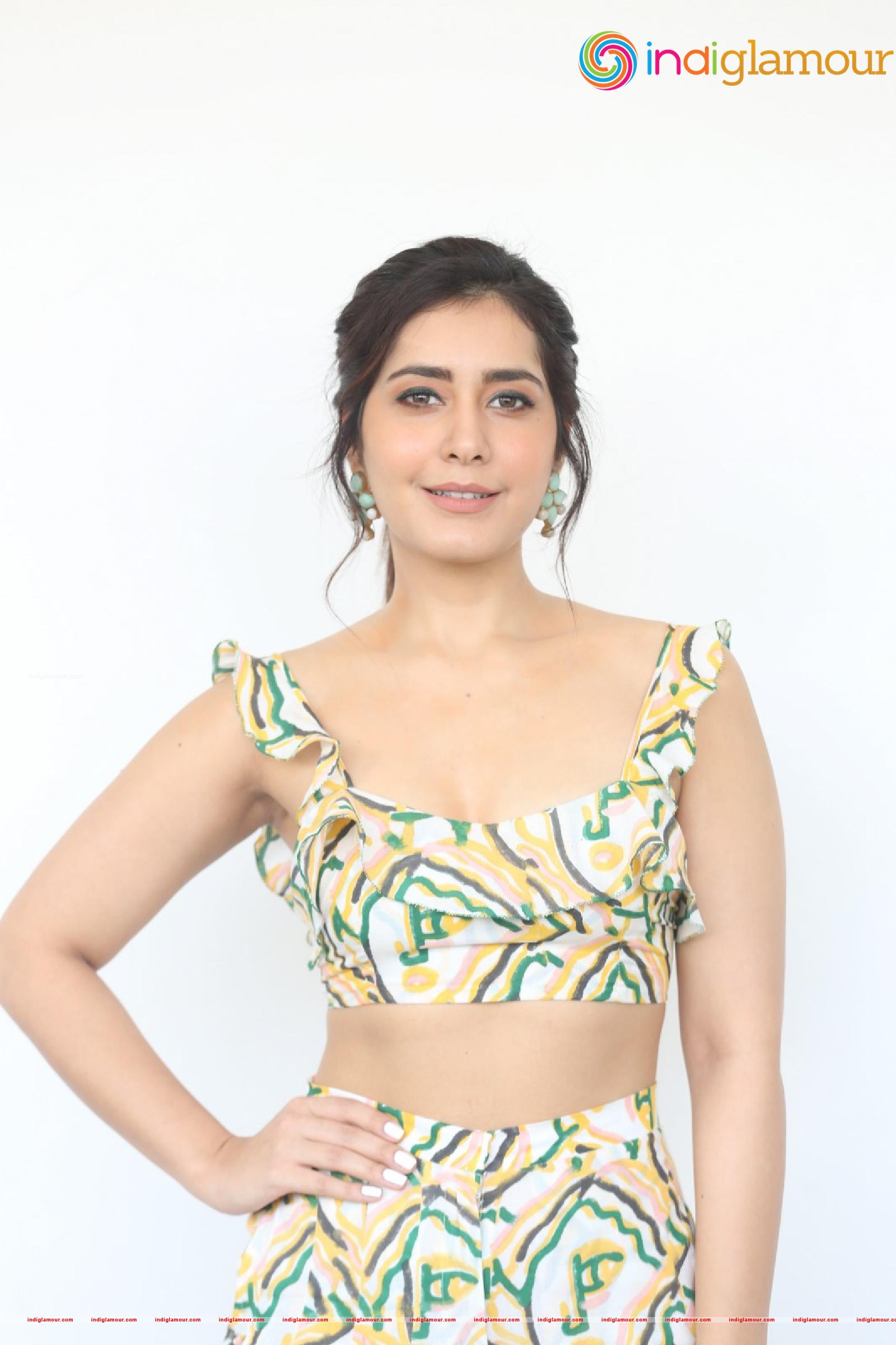 Raashi Khanna Actress hd photo