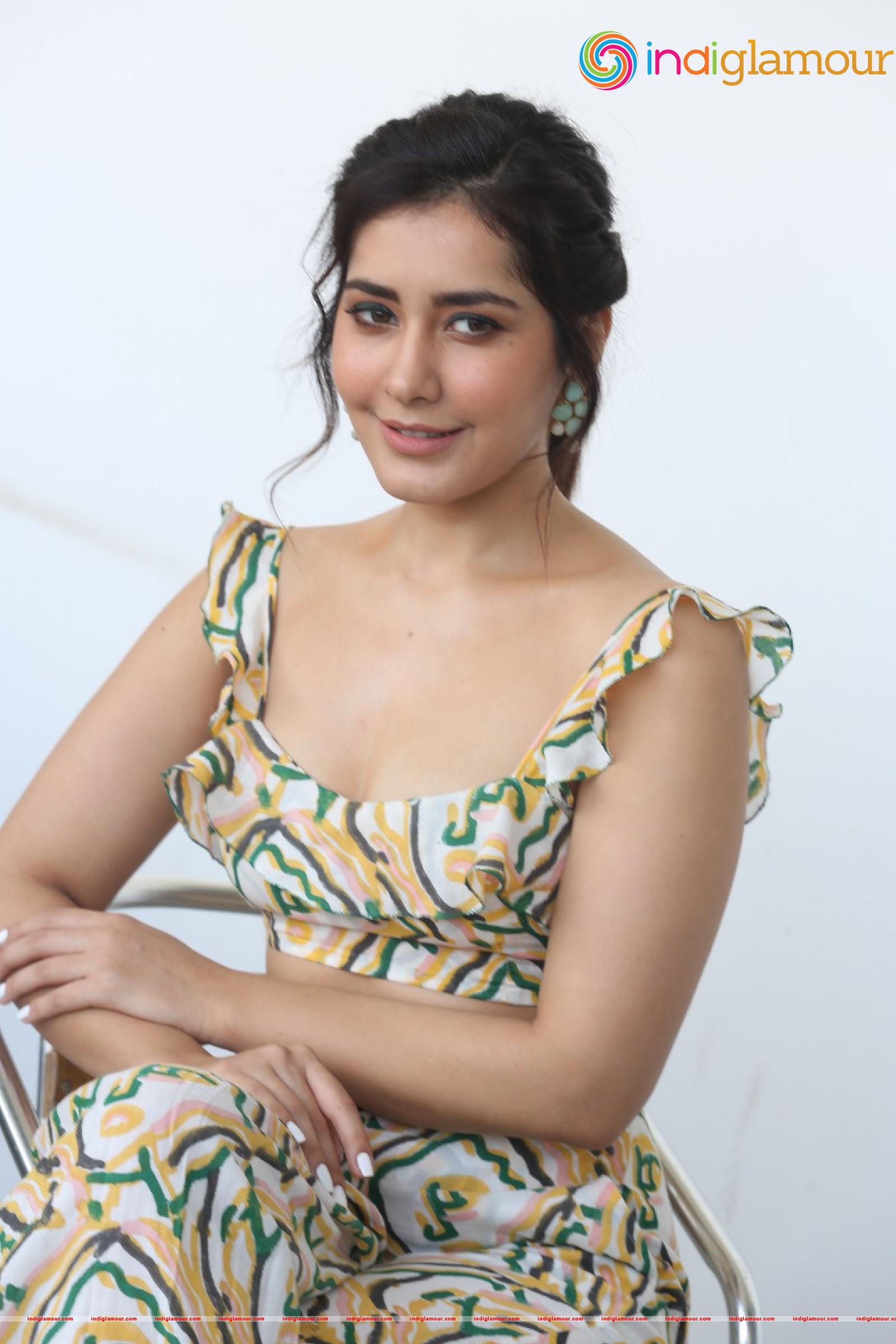 Raashi Khanna Actress hd photo