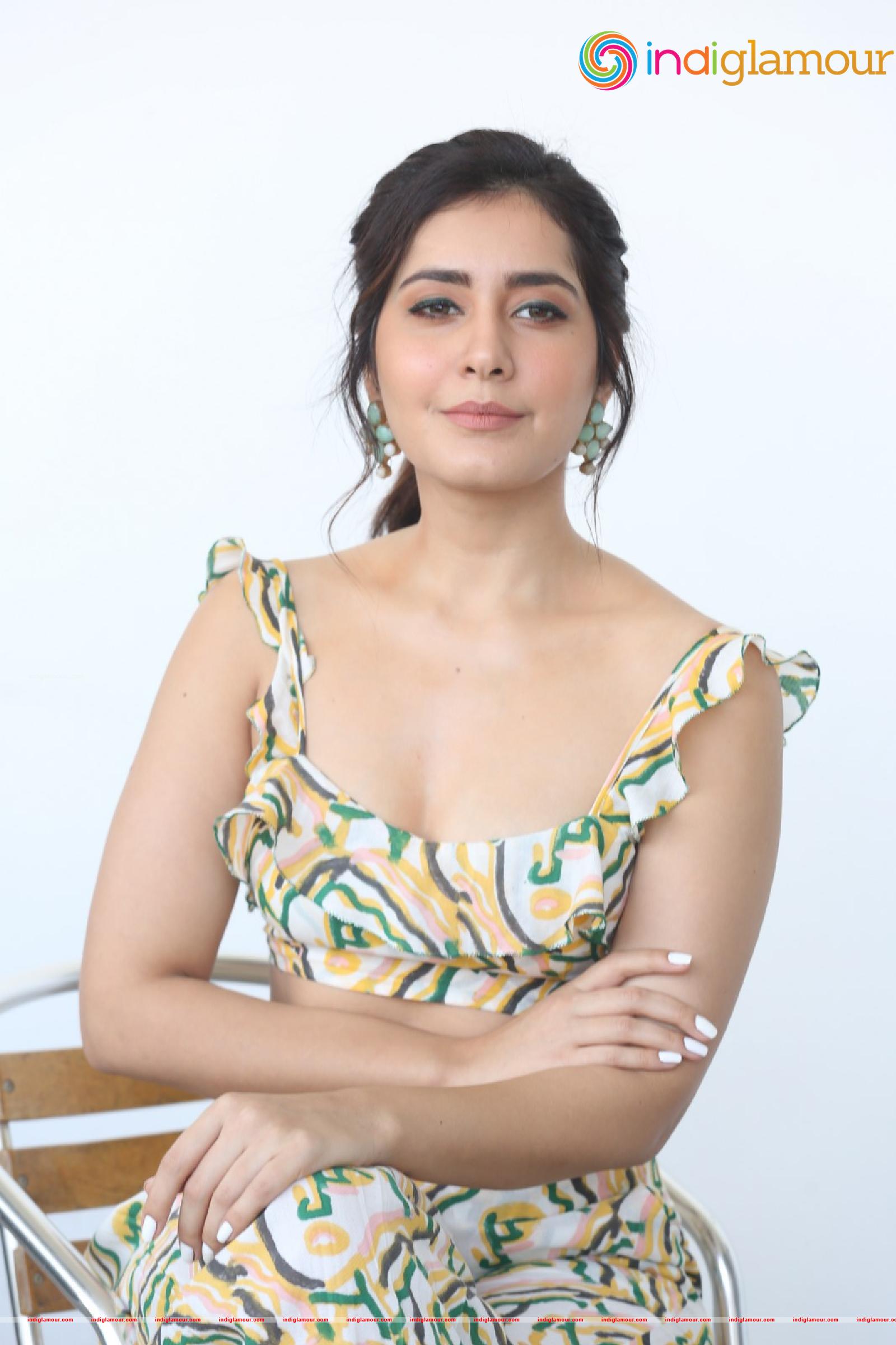 Raashi Khanna Actress hd photo