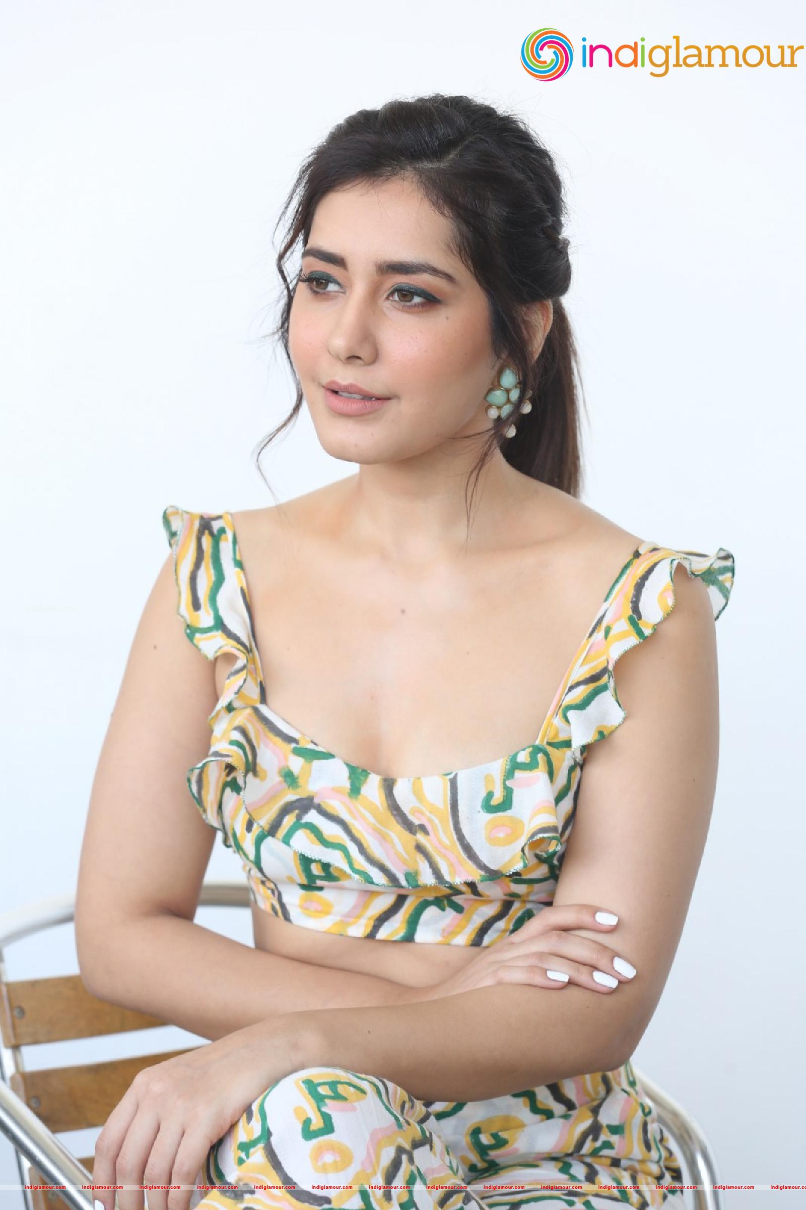 Raashi Khanna Actress hd photo