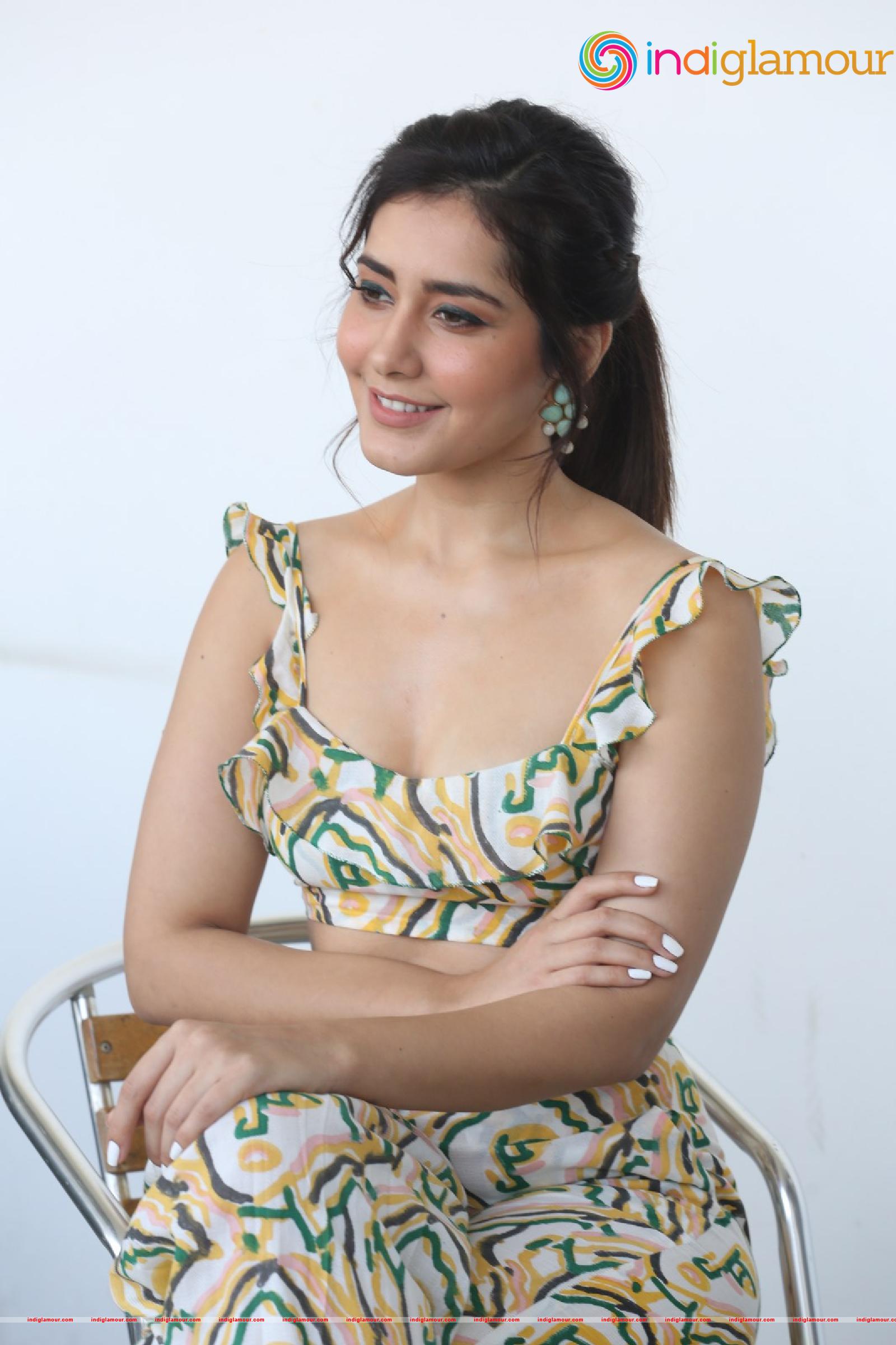 Raashi Khanna Actress hd photo