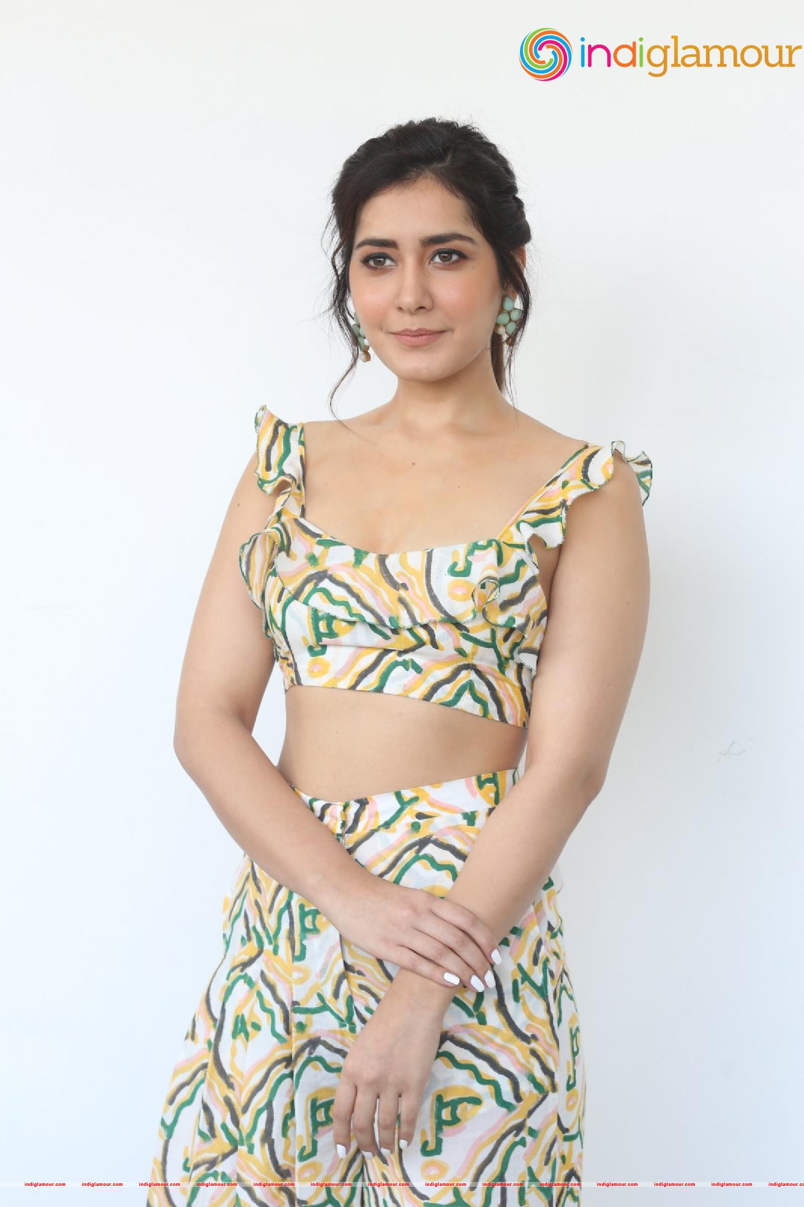 Raashi Khanna Actress hd photo