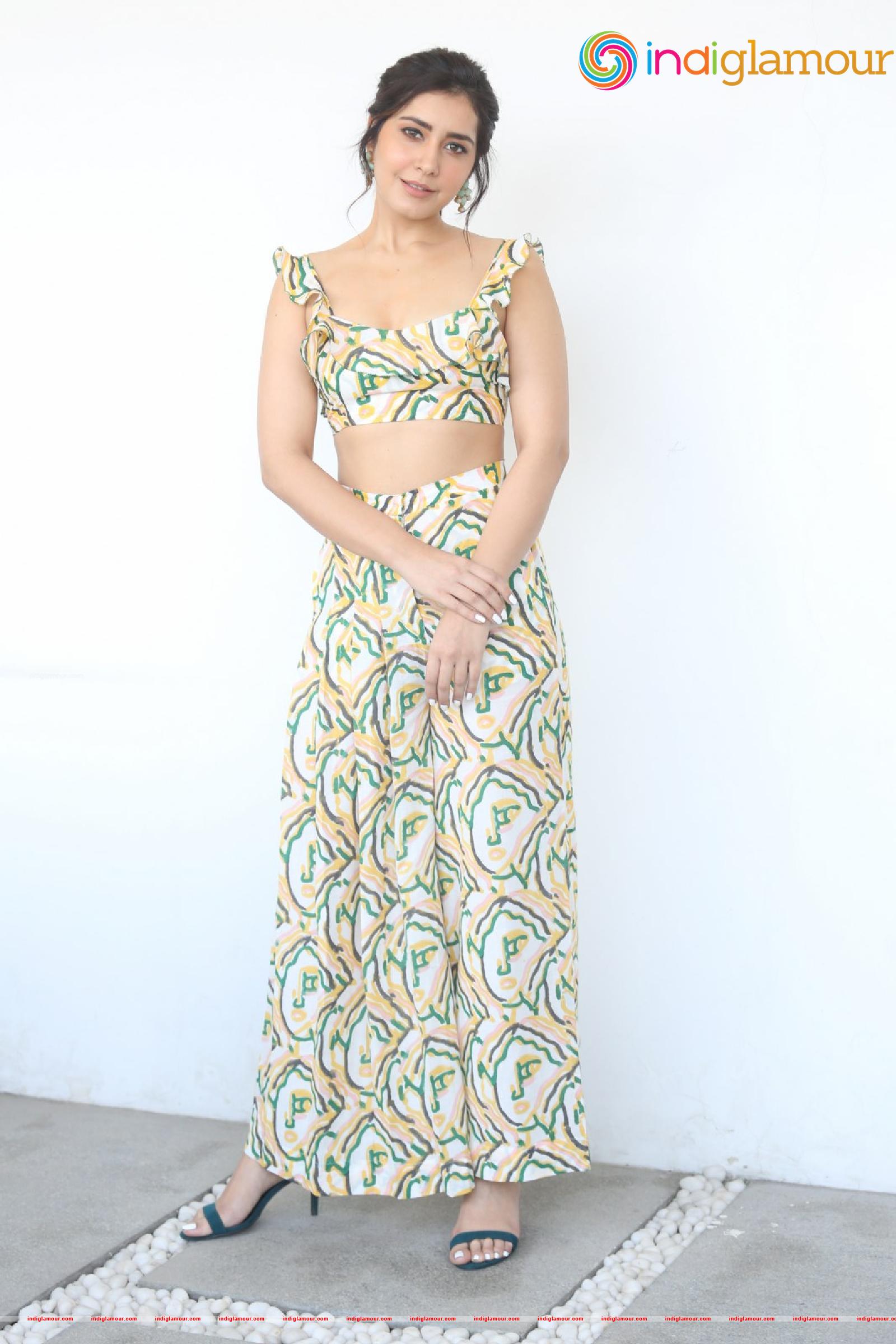 Raashi Khanna Actress hd photo